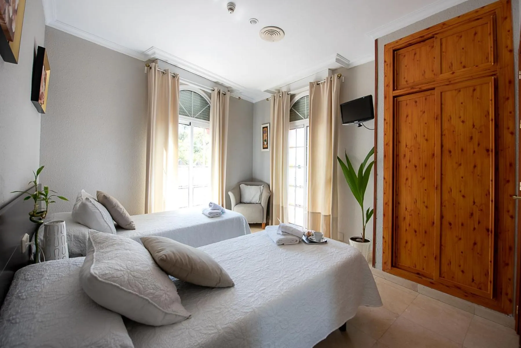 Bed in Hostal La Muralla