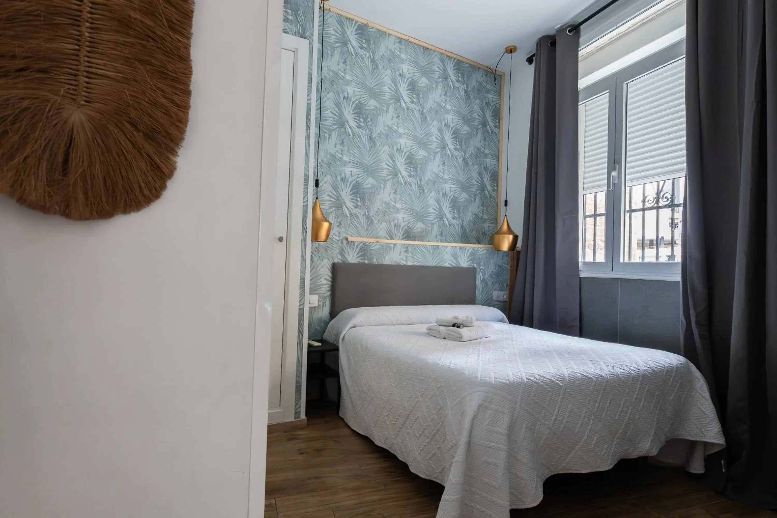 Budget Double Room with Private Bathroom- 1 Double Bed in Hostal La Muralla Budget Double Room with Private Bathroom- 1 Double Bed in Hostal La Muralla