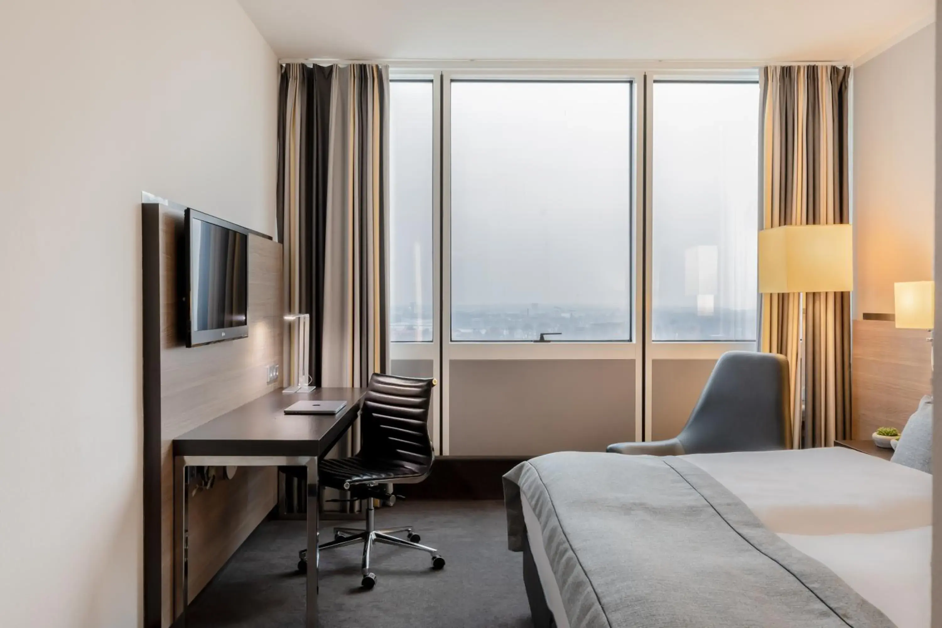 Photo of the whole room, Bed in Garner Hotel Berlin - Spandau by IHG Photo of the whole room, Bed in Garner Hotel Berlin - Spandau by IHG
