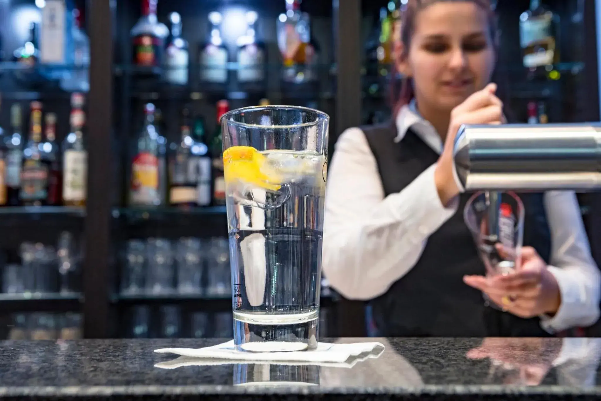 Lounge or bar in Garner Hotel Berlin - Spandau by IHG Lounge or bar in Garner Hotel Berlin - Spandau by IHG
