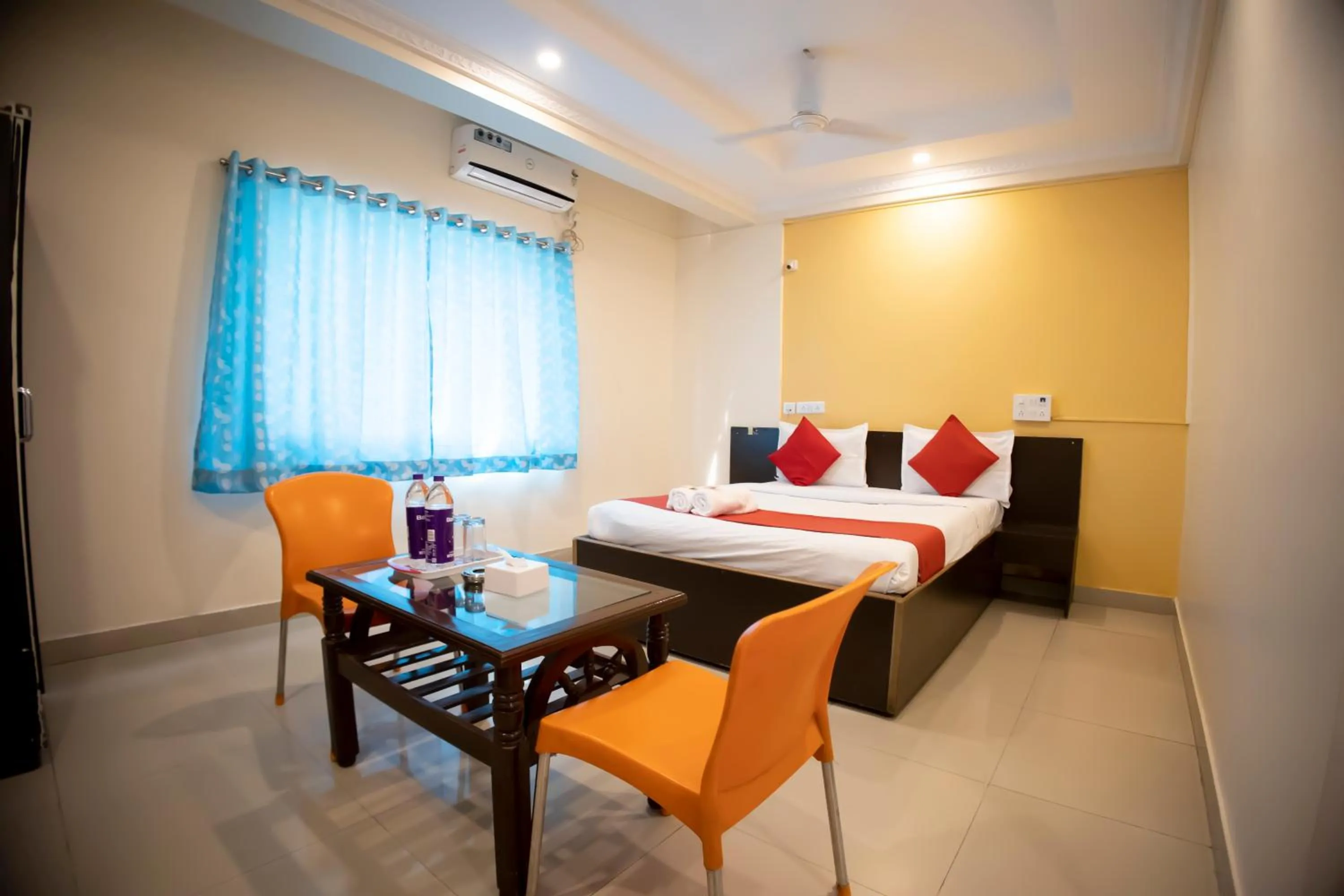 Bedroom, Bed in Hotel Om Palace