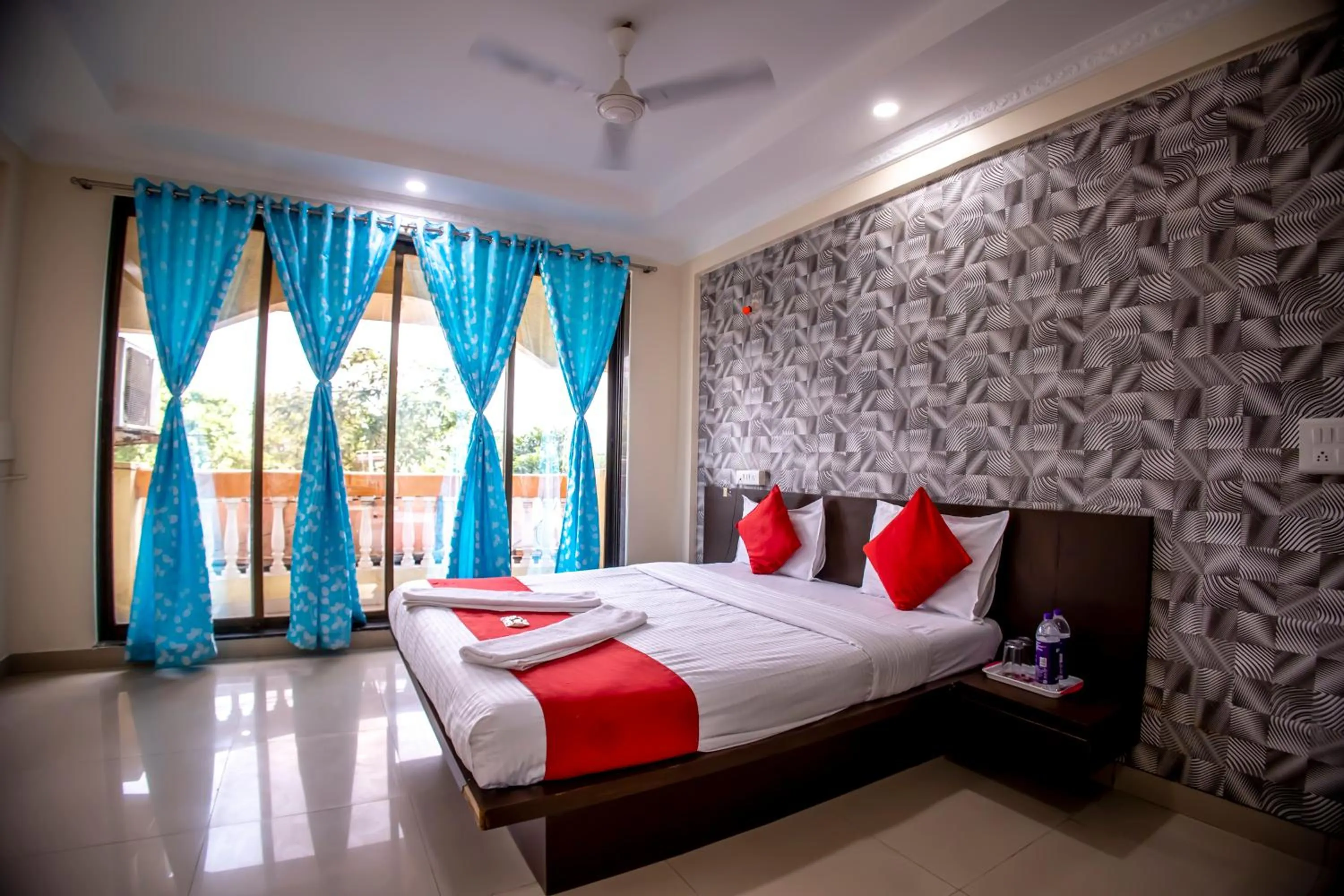 Photo of the whole room, Bed in Hotel Om Palace