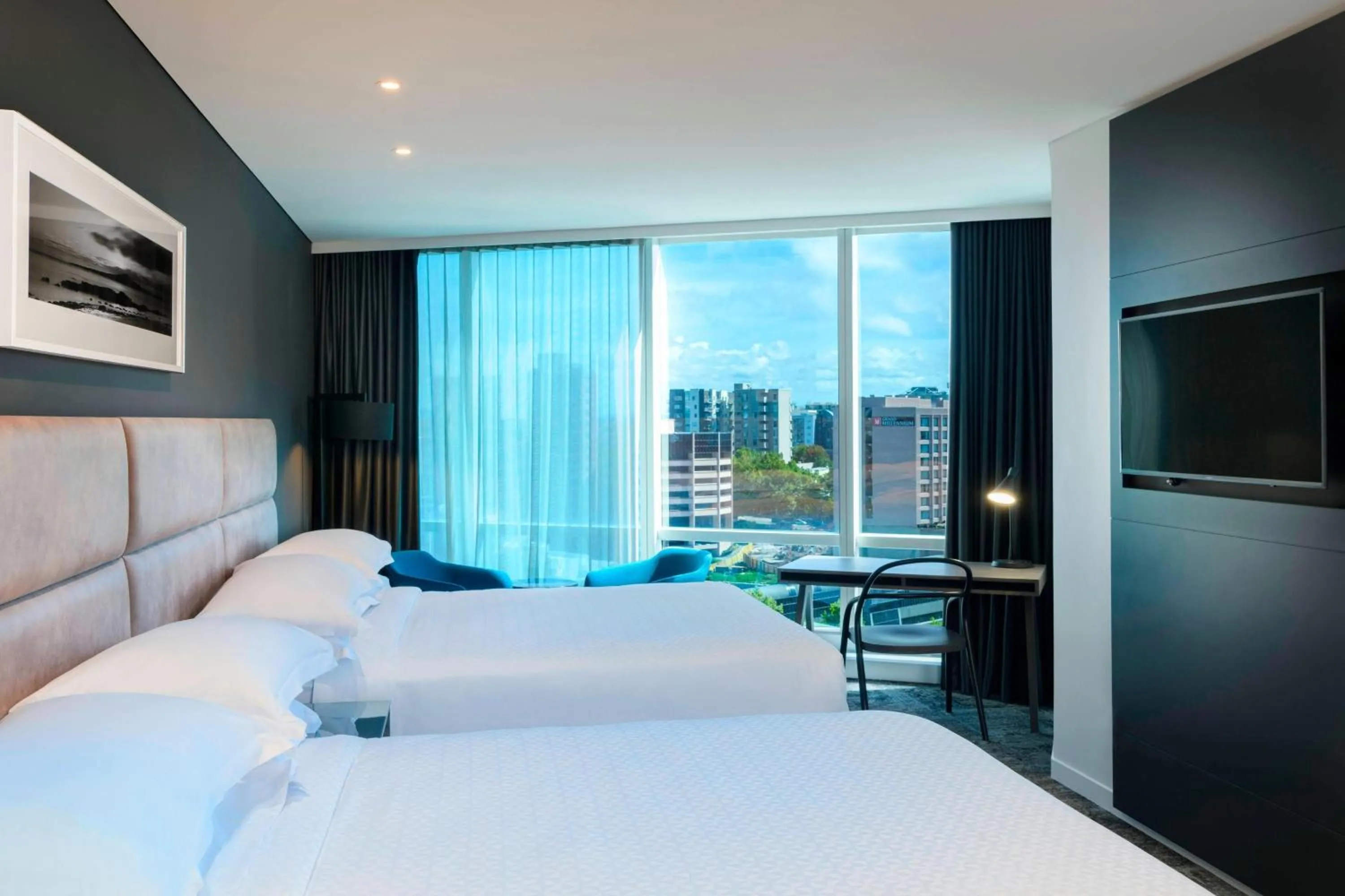 Photo of the whole room, Bed in Four Points by Sheraton Auckland