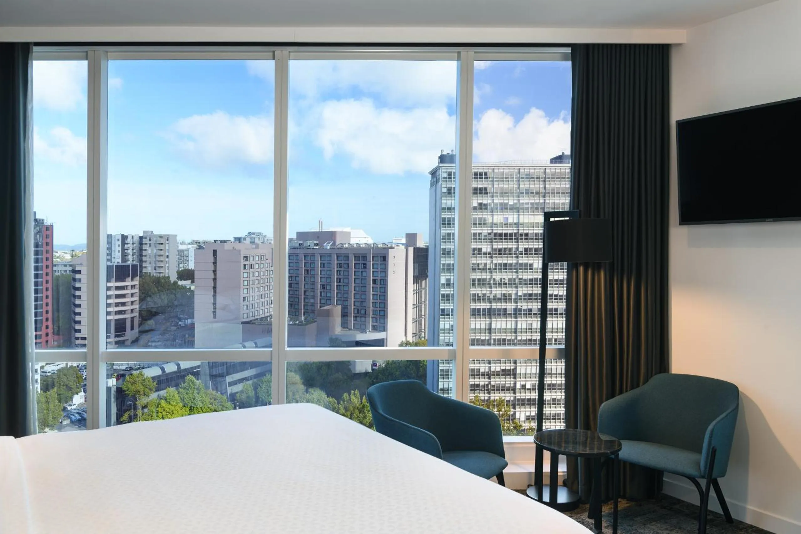 City view, Bed in Four Points by Sheraton Auckland