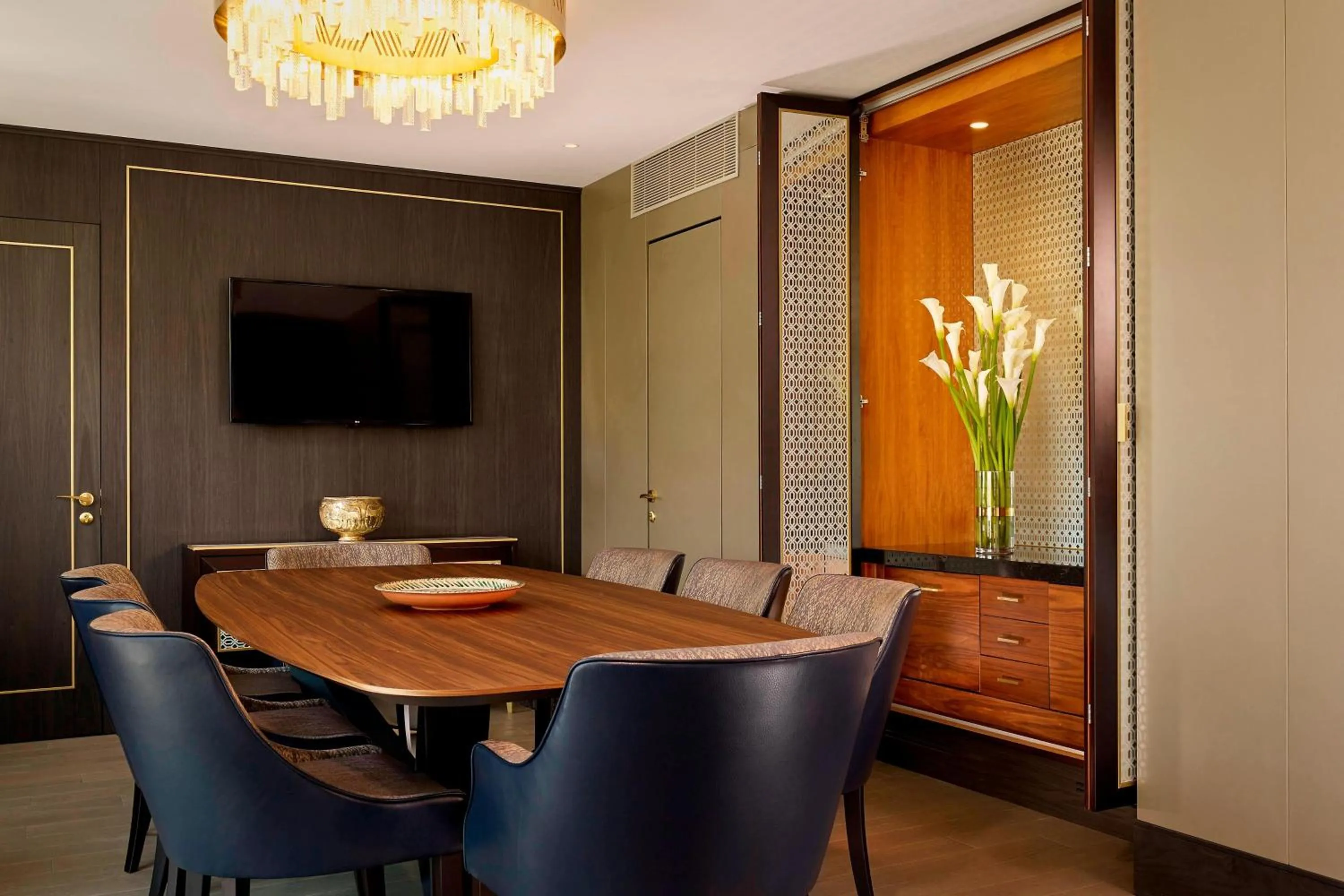 Photo of the whole room in The Alexander, a Luxury Collection Hotel, Yerevan