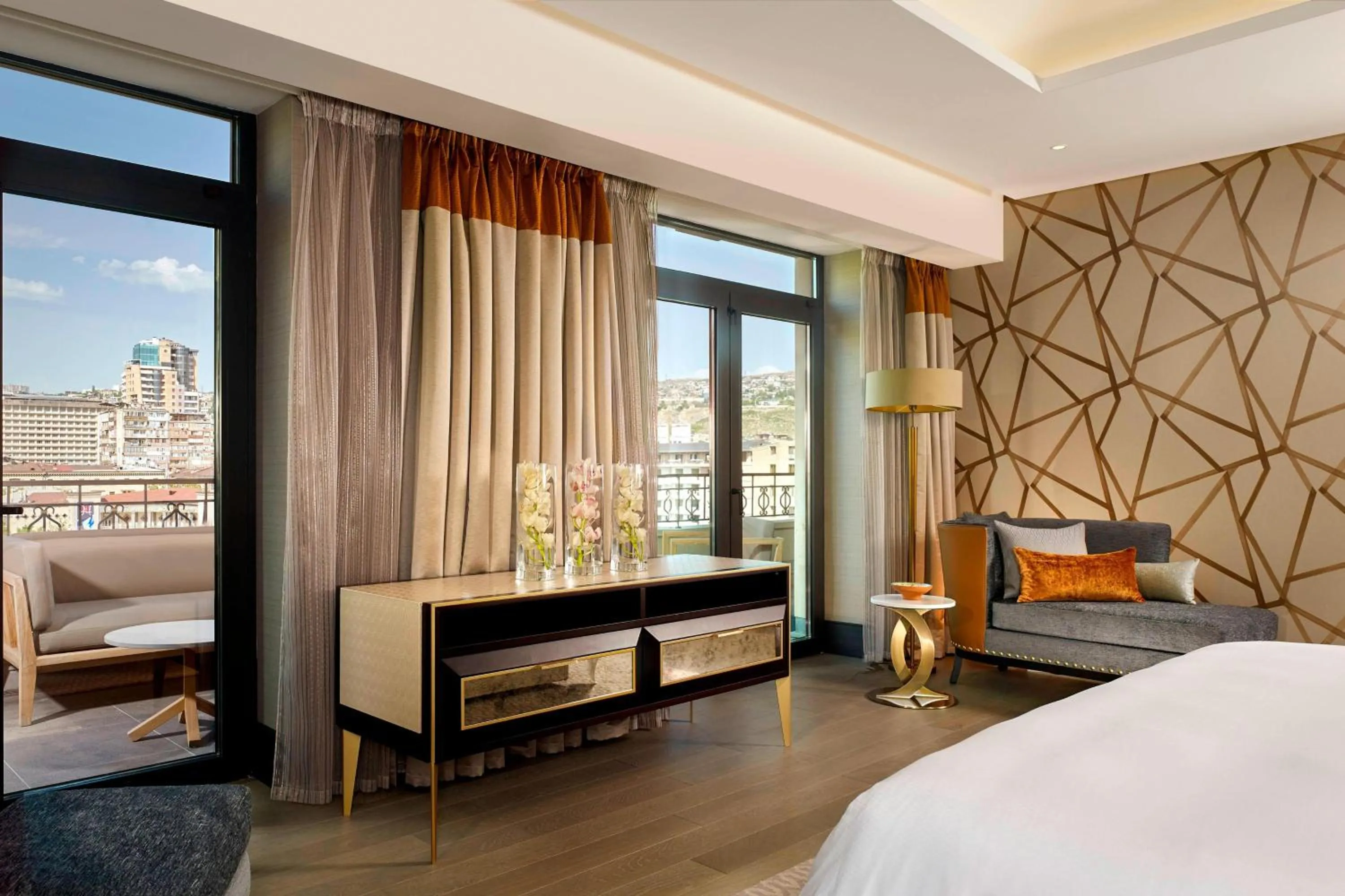 Photo of the whole room, Bed in The Alexander, a Luxury Collection Hotel, Yerevan