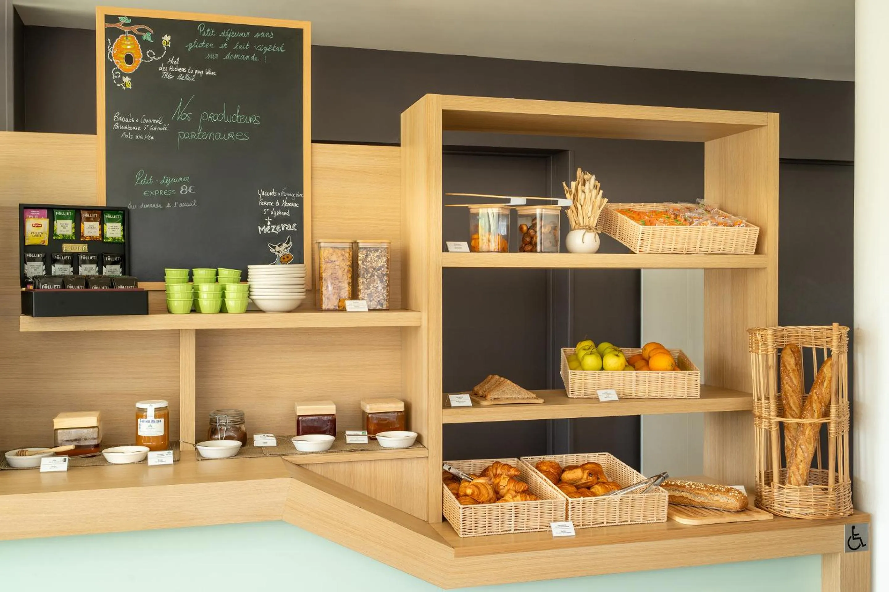 Breakfast in Sure Hotel By Best Western Guerande