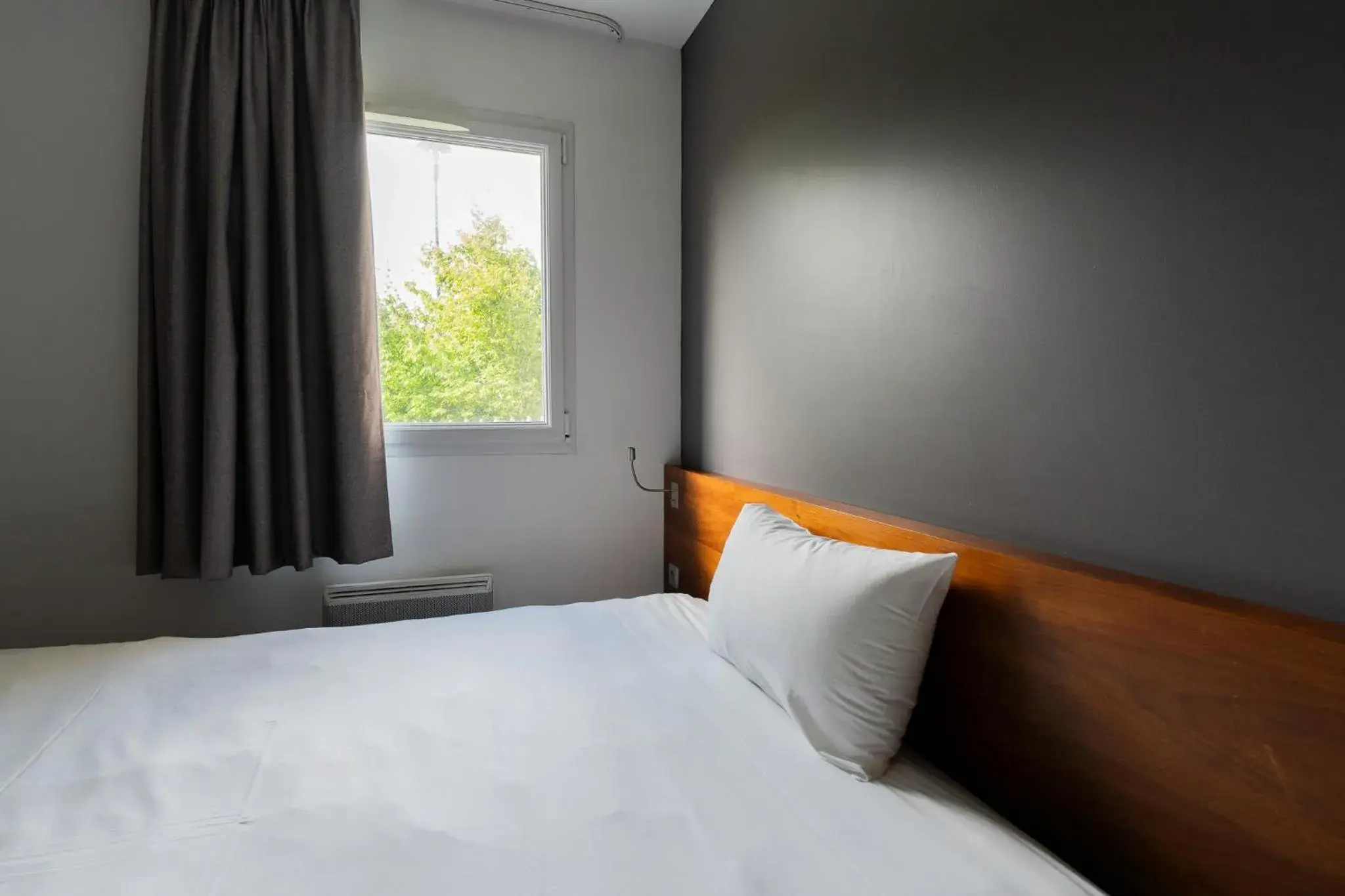 Bedroom, Bed in Sure Hotel By Best Western Guerande Bedroom, Bed in Sure Hotel By Best Western Guerande
