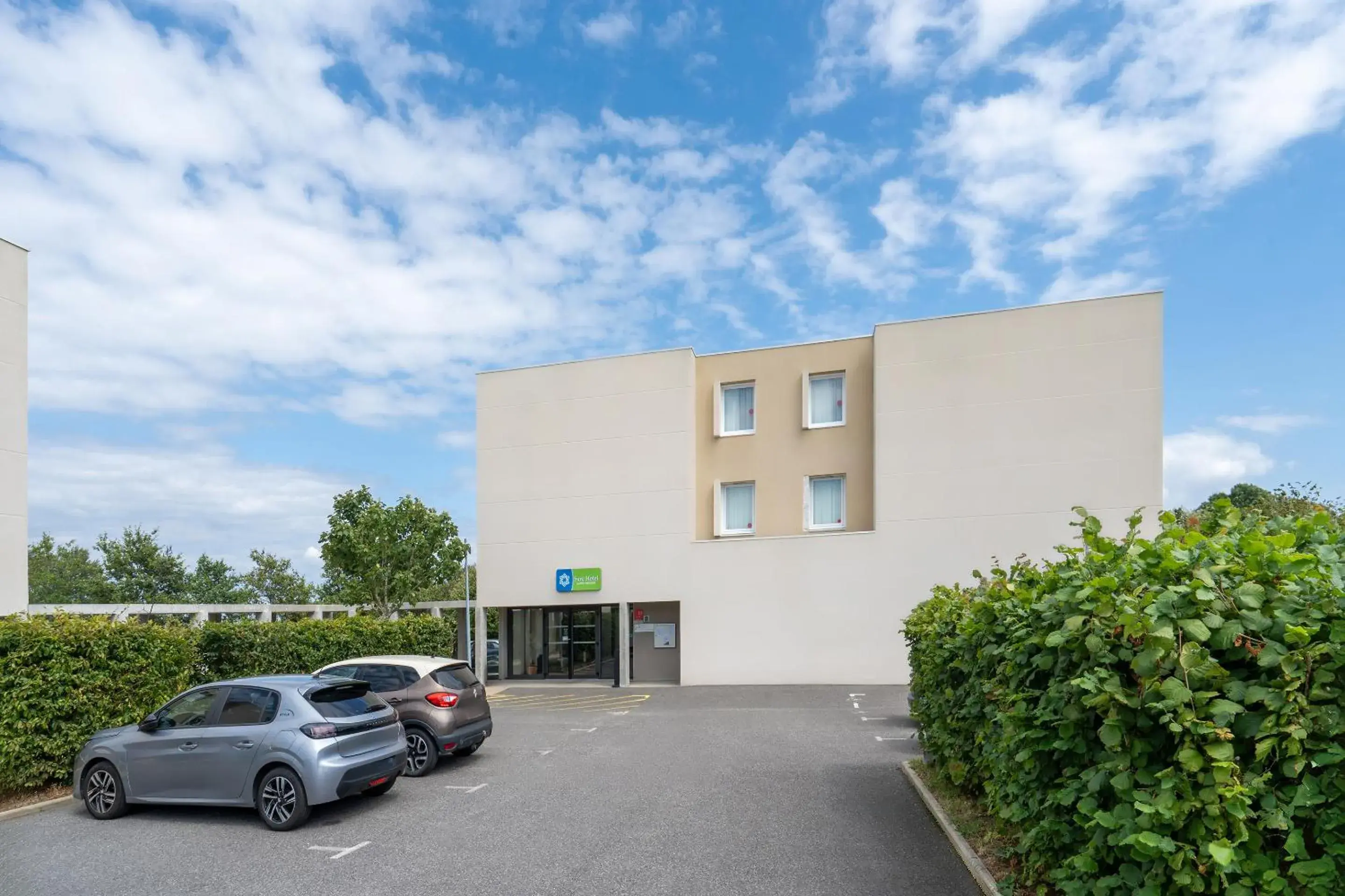 Property building in Sure Hotel By Best Western Guerande Property building in Sure Hotel By Best Western Guerande