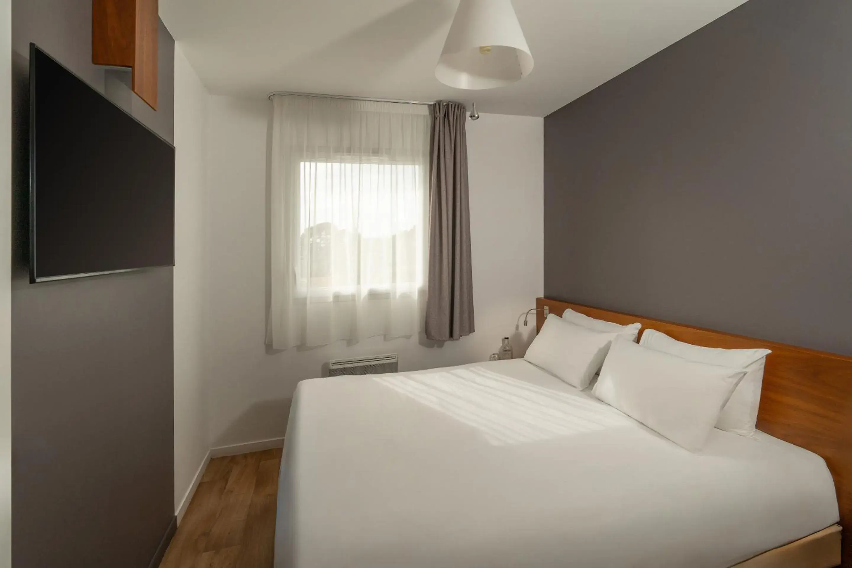 Photo of the whole room, Bed in Sure Hotel By Best Western Guerande Photo of the whole room, Bed in Sure Hotel By Best Western Guerande