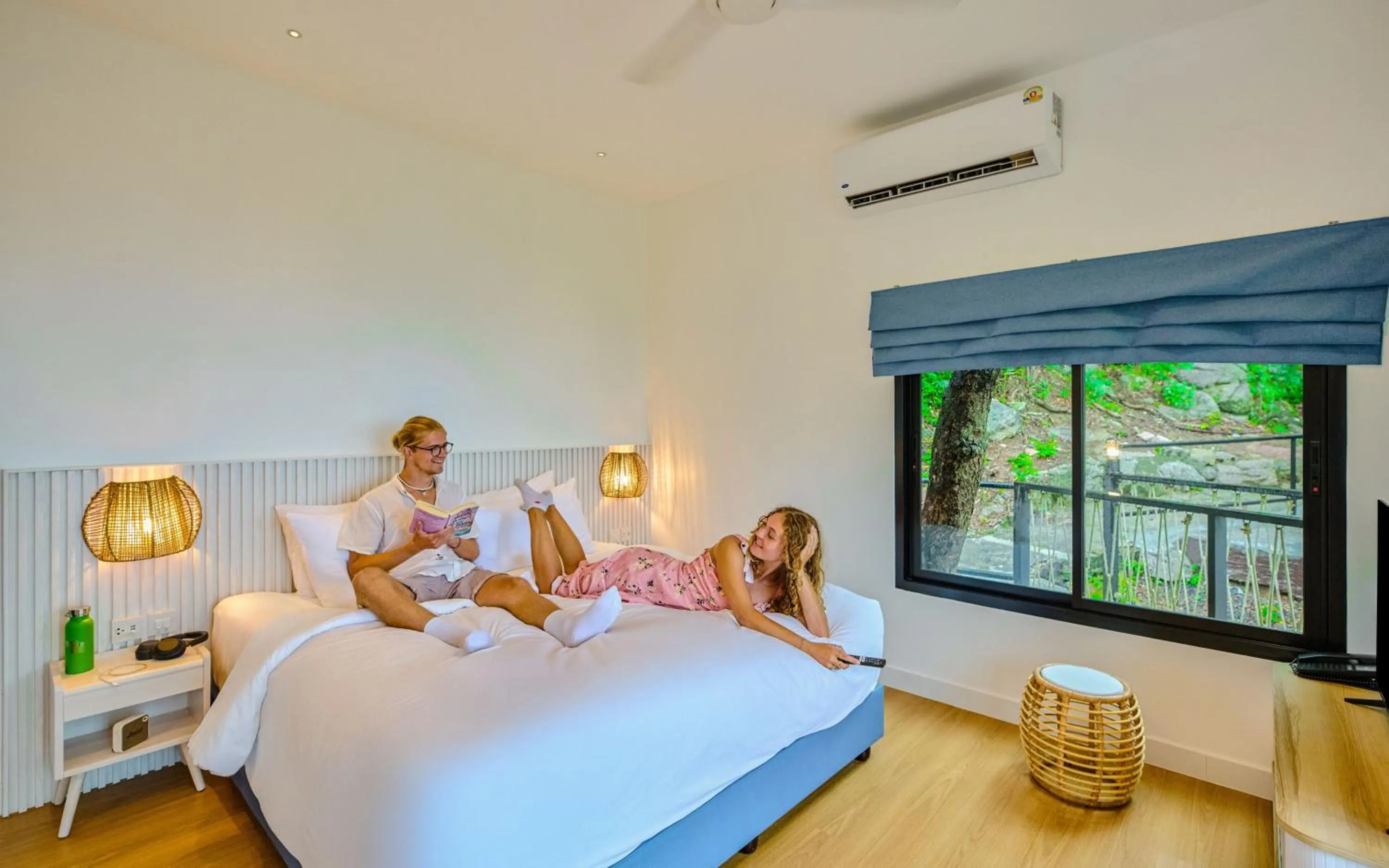 Photo of the whole room, Bed in Lub d Koh Tao Tanote Bay