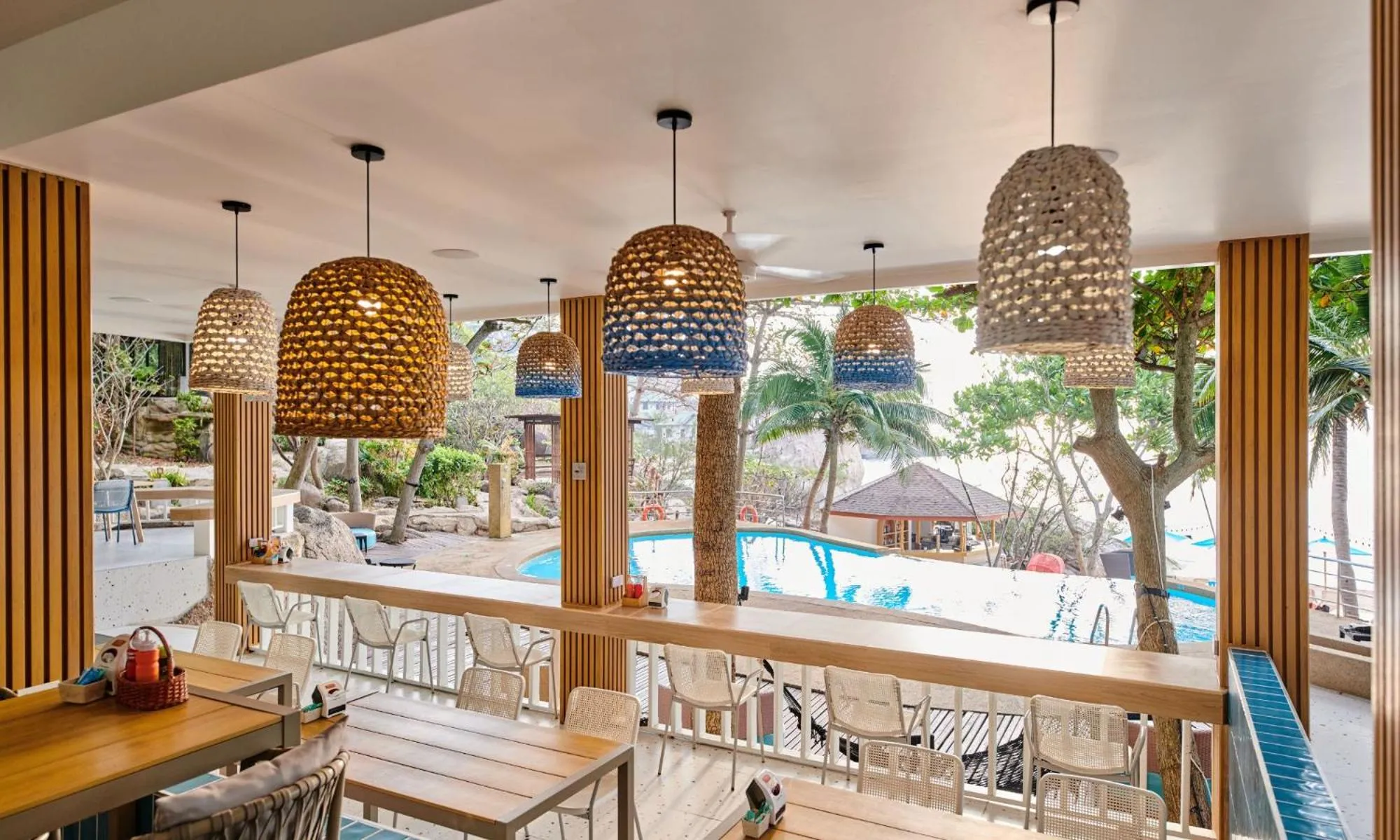 Restaurant/places to eat in Lub d Koh Tao Tanote Bay