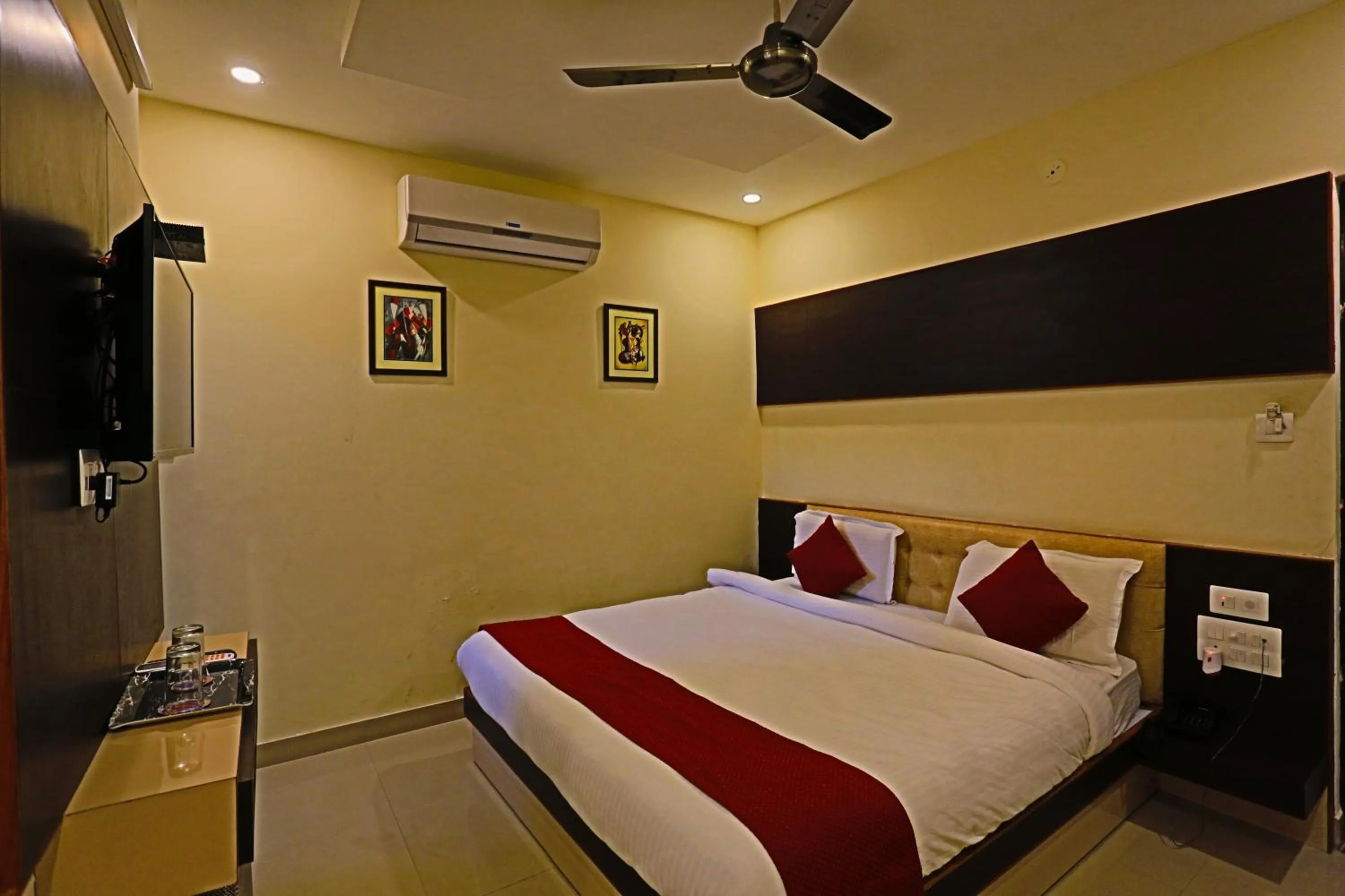 Hotel Suraj Palace