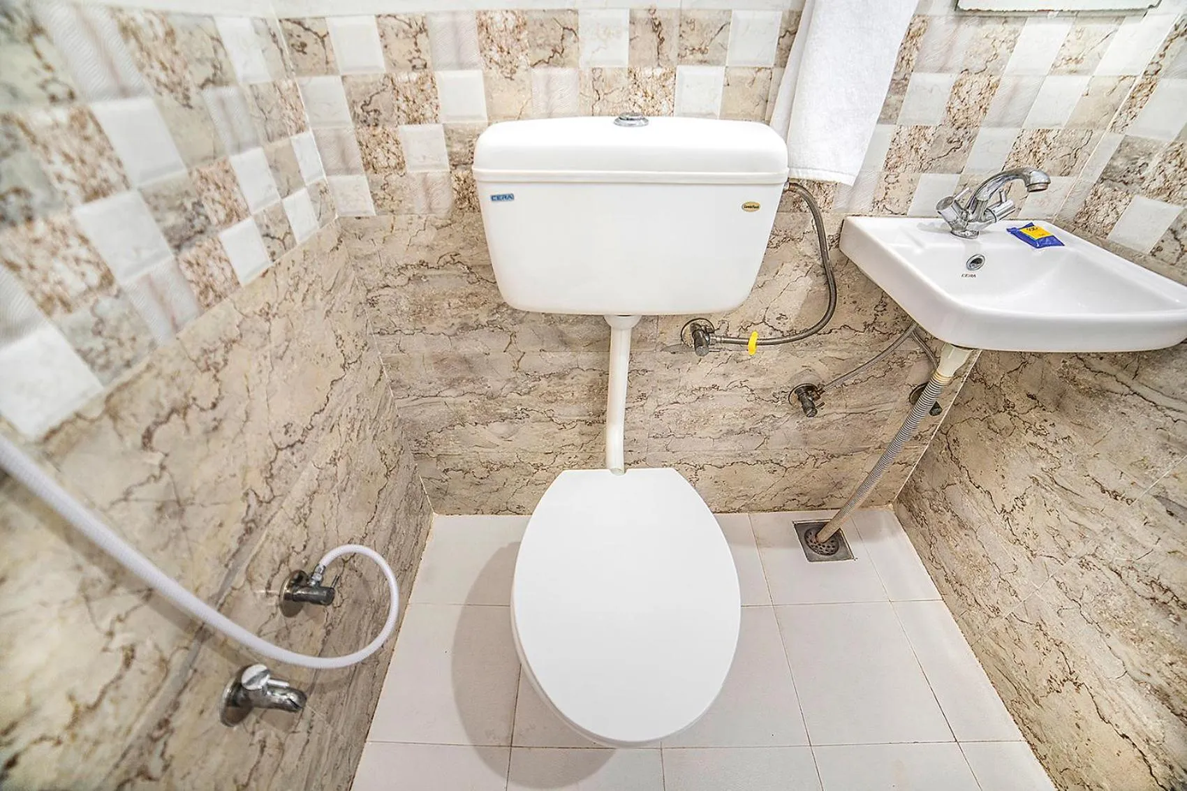 Toilet in Hotel Suraj Palace