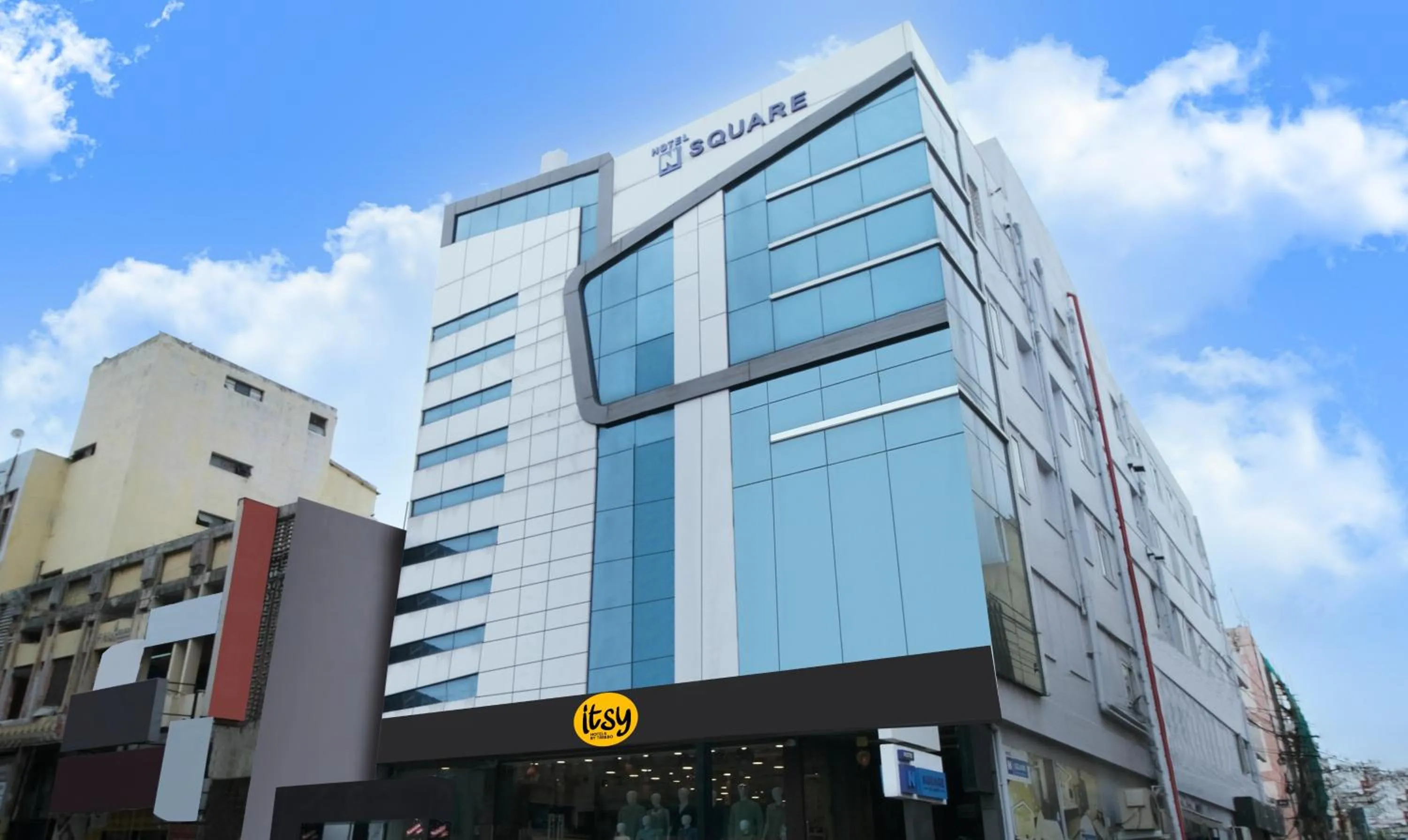 Facade/entrance in Itsy Hotels N Square