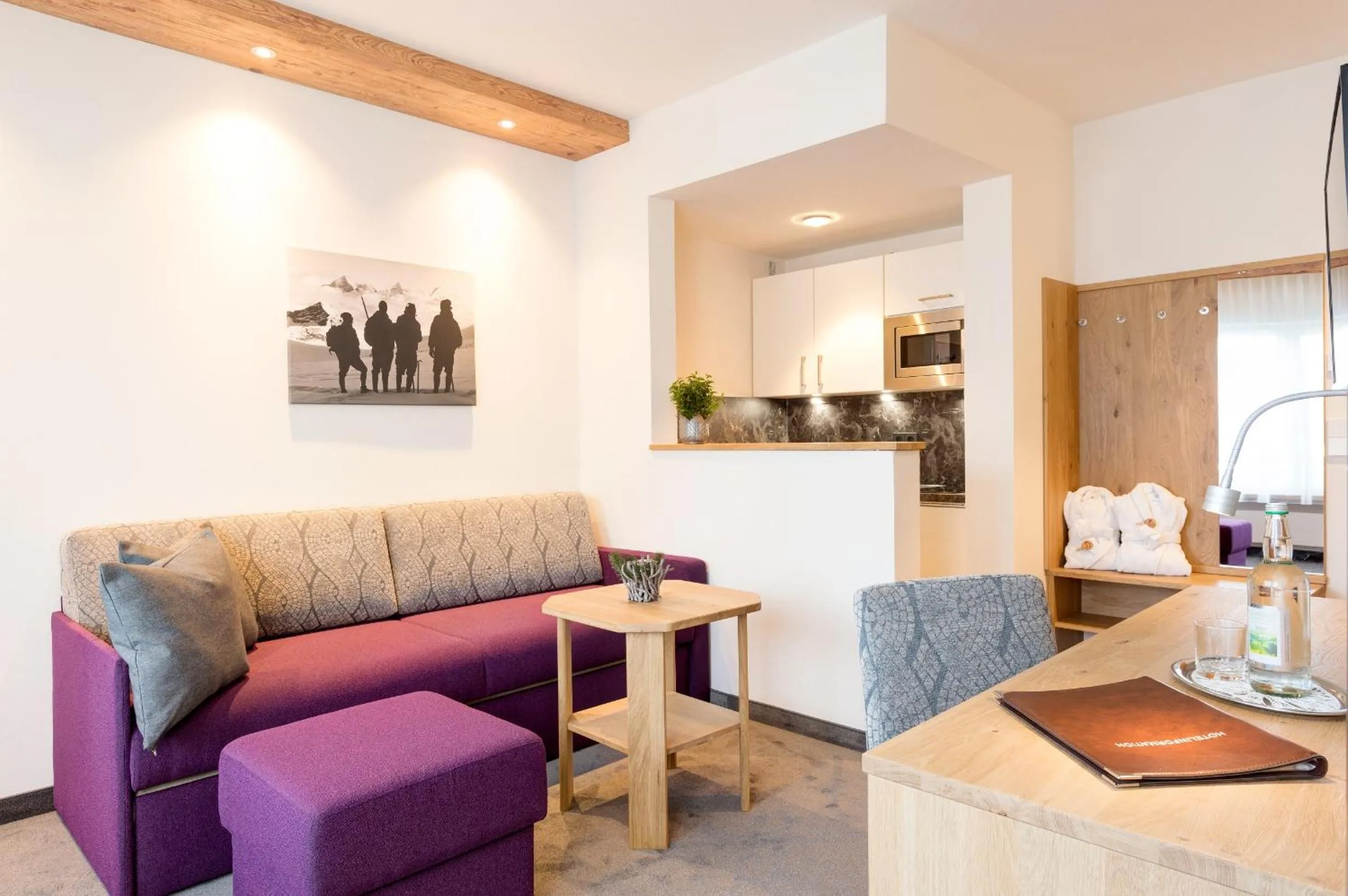 Photo of the whole room in Hotel Garni Schellenberg