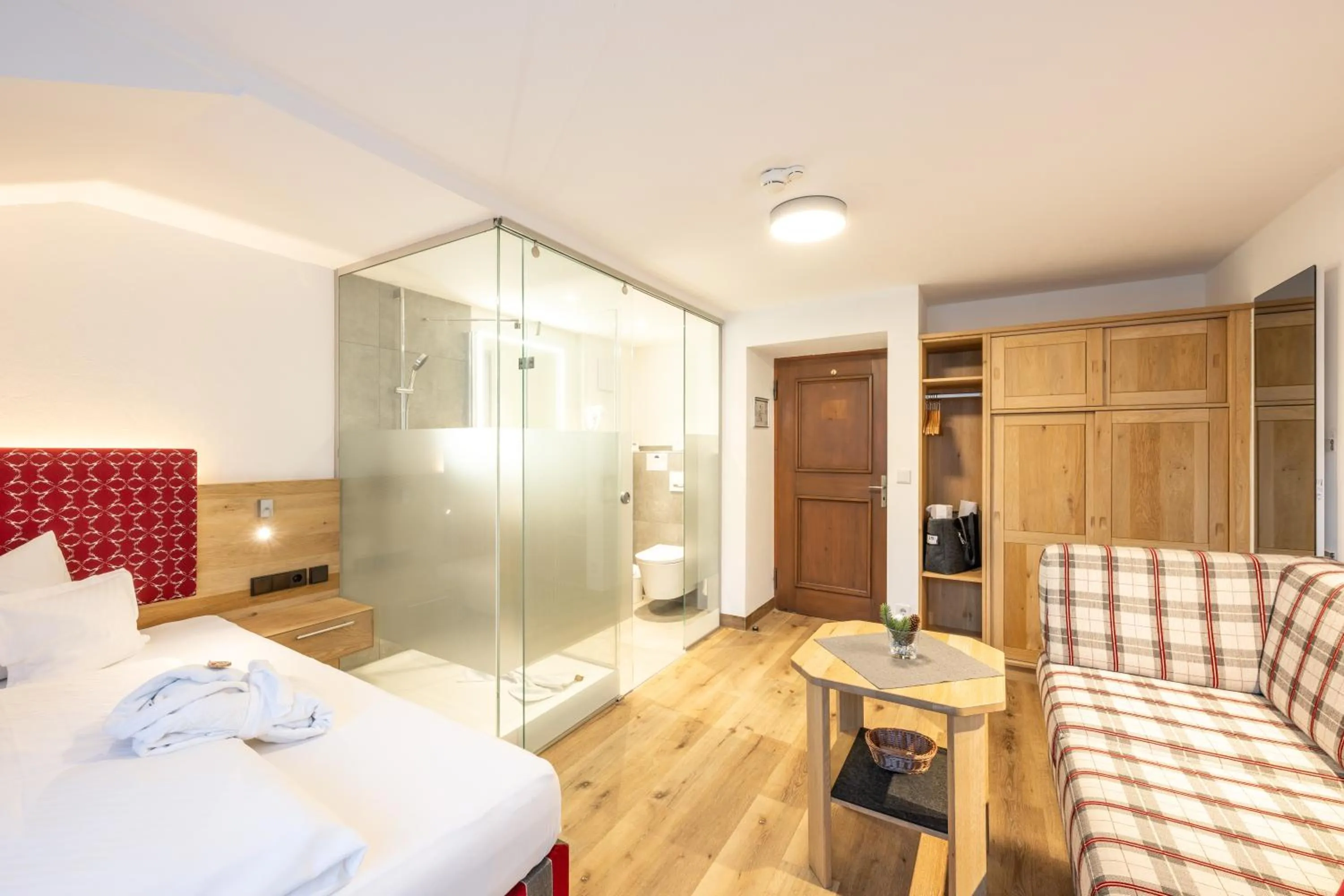 Photo of the whole room, Bed in Hotel Garni Schellenberg