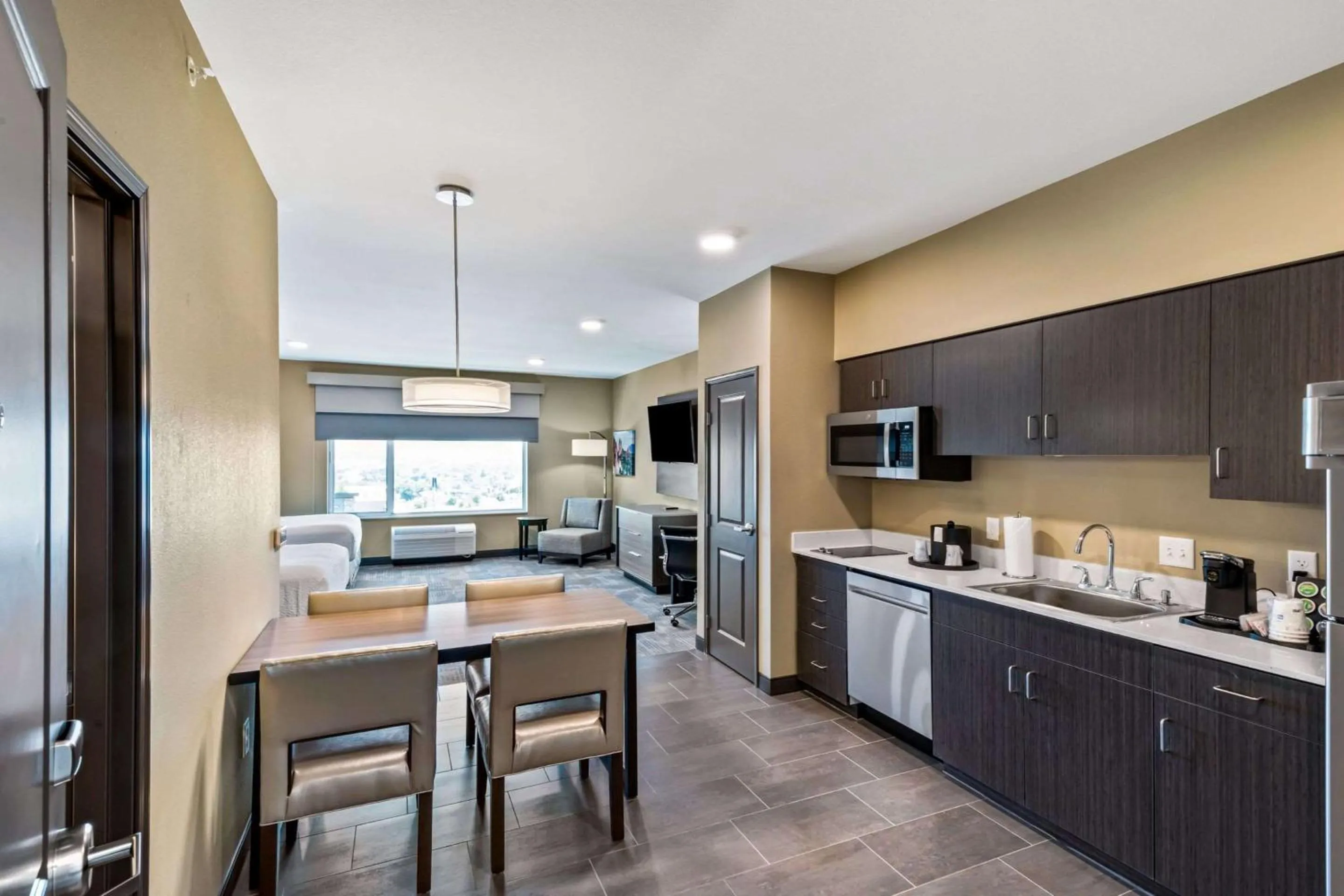 Photo of the whole room in Best Western Plus Fillmore Inn & Suites