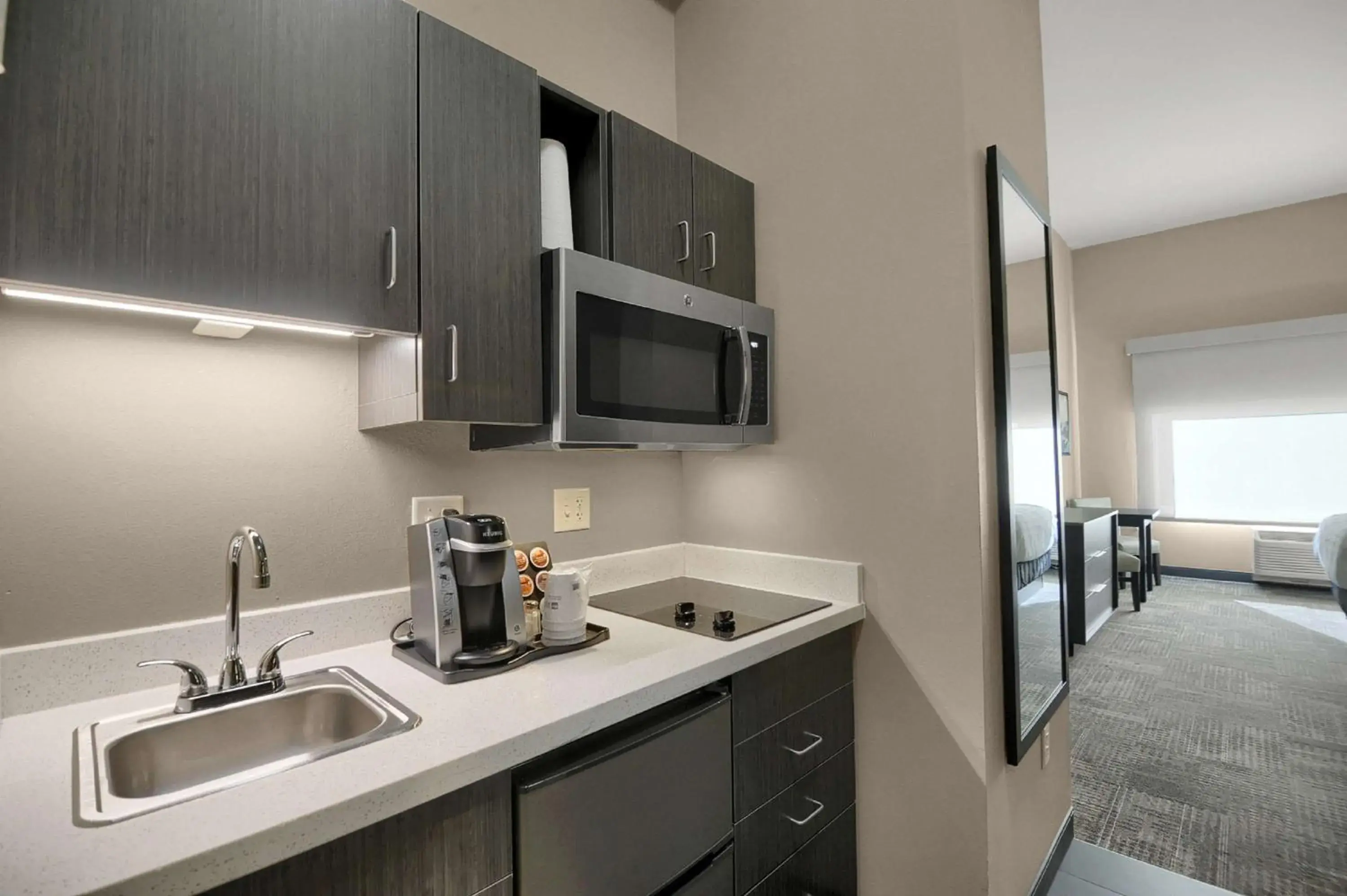 Queen Room with Two Queen Beds and Kitchenette in Best Western Plus Fillmore Inn & Suites Queen Room with Two Queen Beds and Kitchenette in Best Western Plus Fillmore Inn & Suites