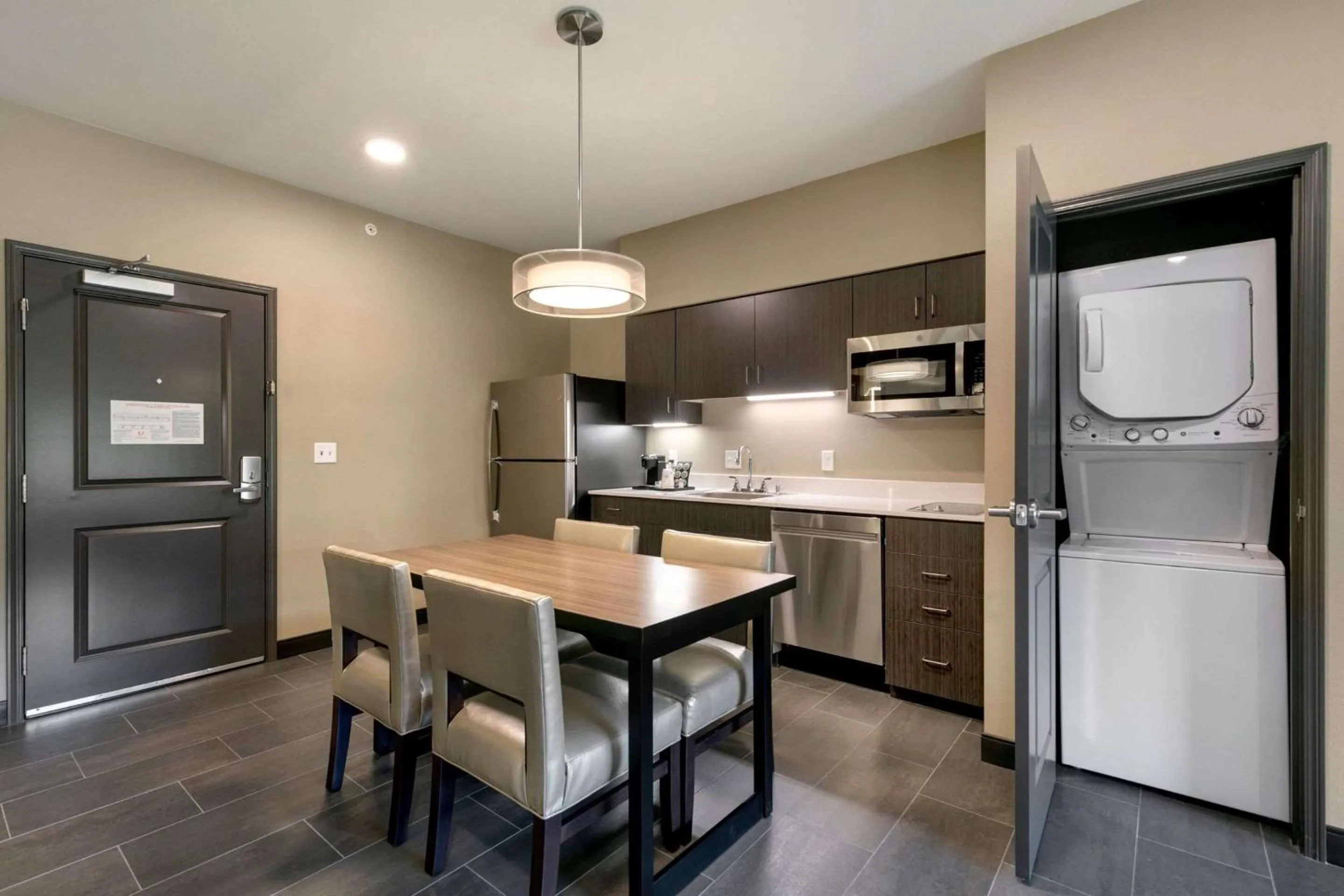 Bedroom in Best Western Plus Fillmore Inn & Suites