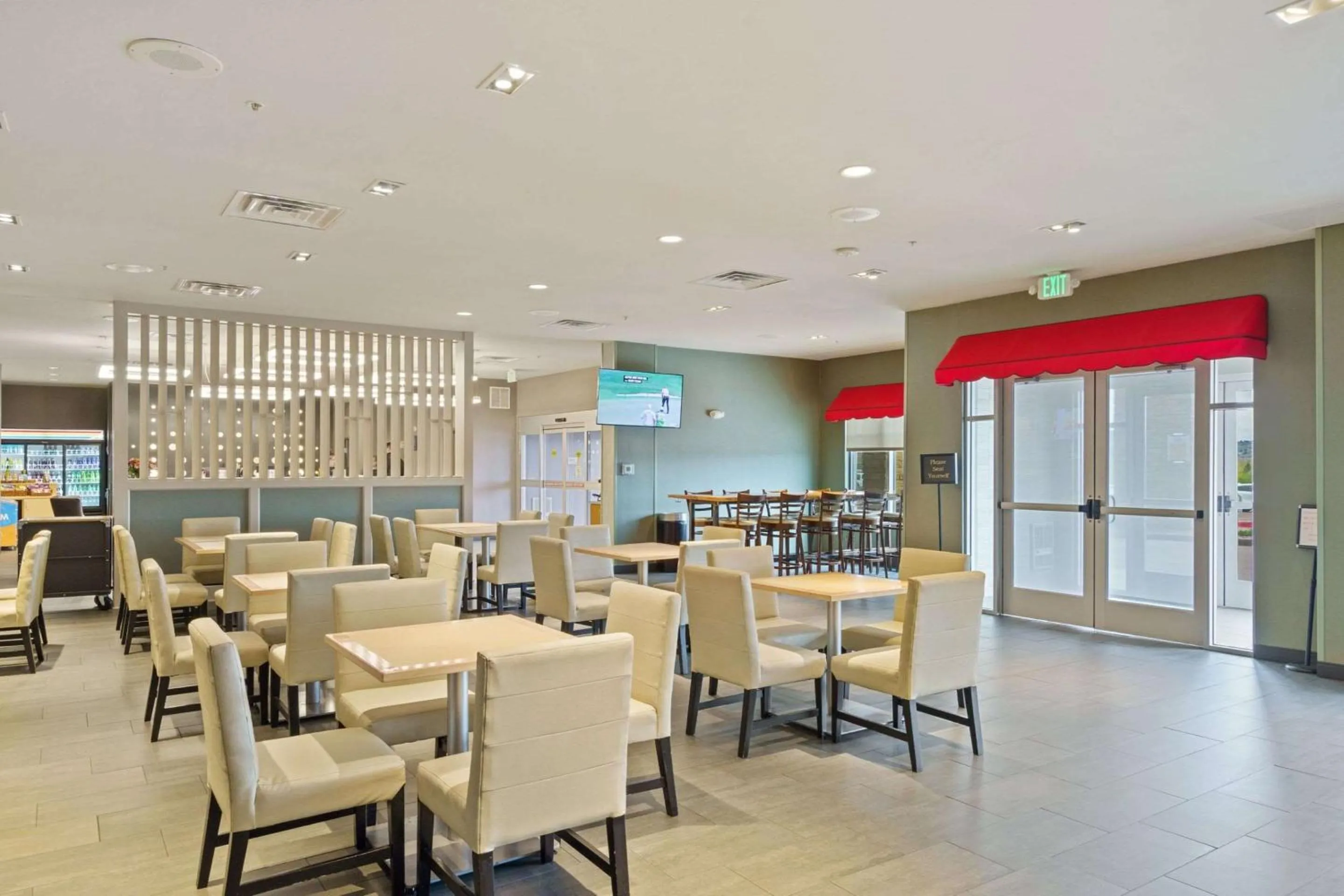 Breakfast in Best Western Plus Fillmore Inn & Suites