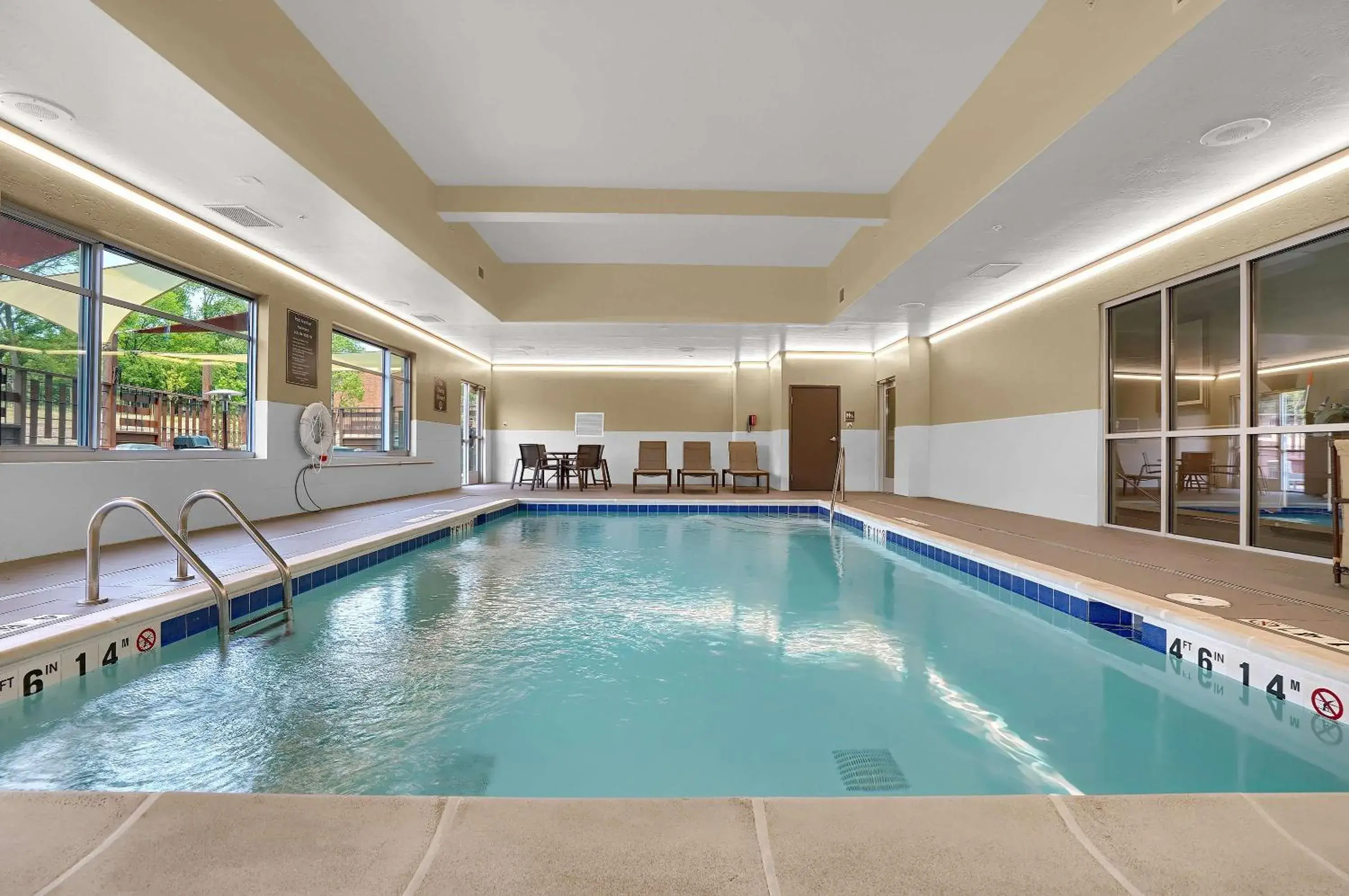 Pool view in Best Western Plus Fillmore Inn & Suites Pool view in Best Western Plus Fillmore Inn & Suites