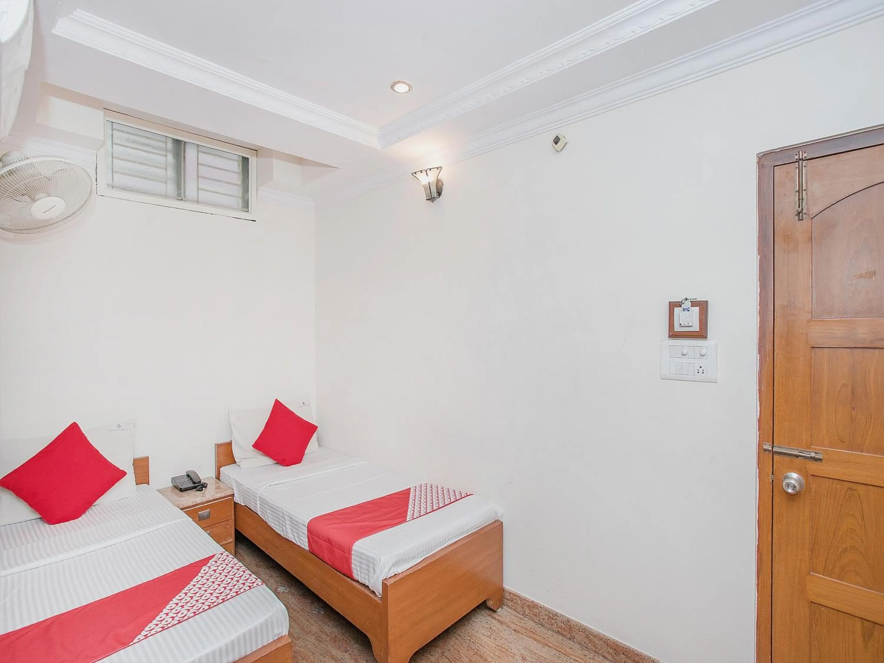 Facade/entrance, Bed in Hotel O Sree Balaji Residency