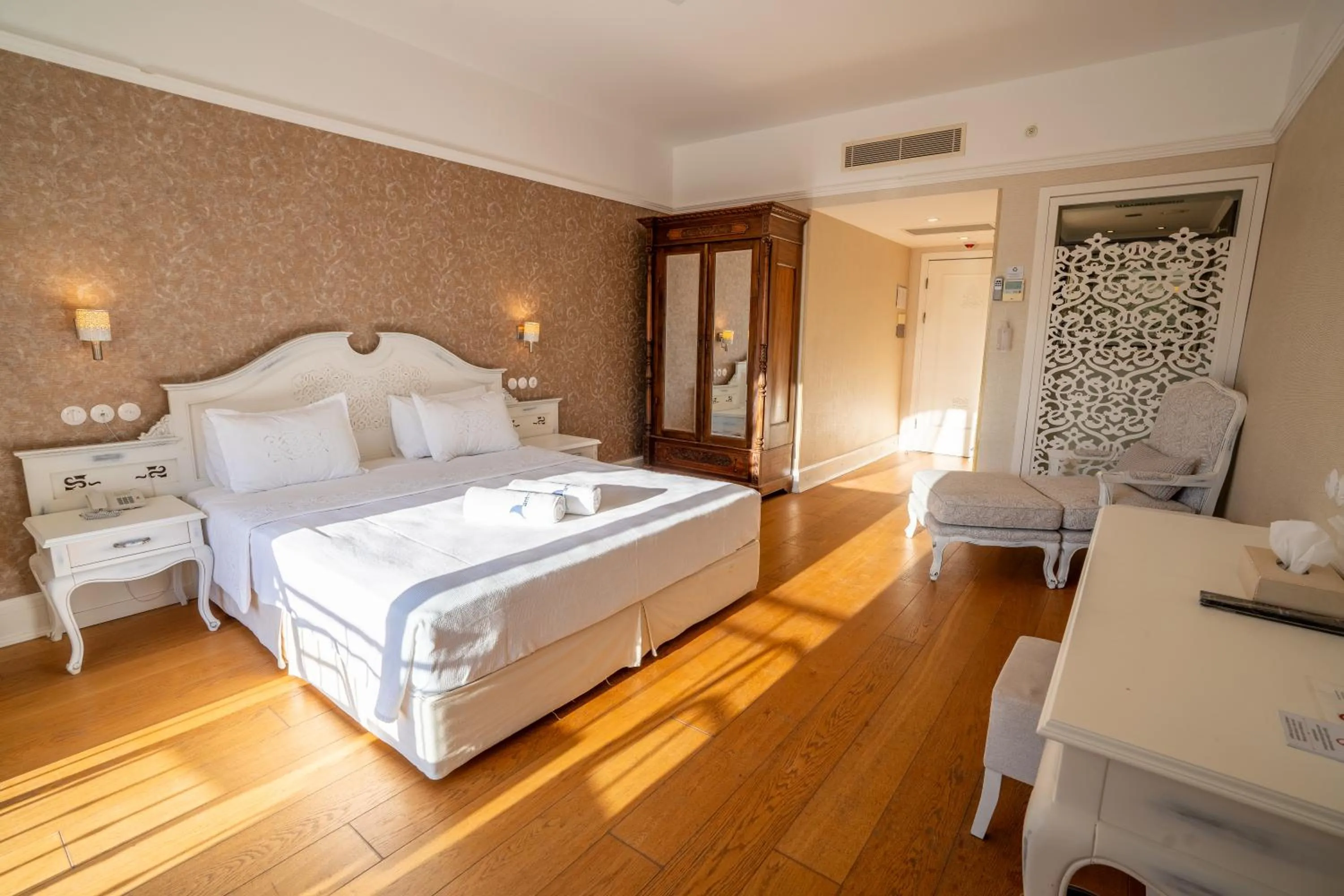 Photo of the whole room, Bed in Antmare Hotel