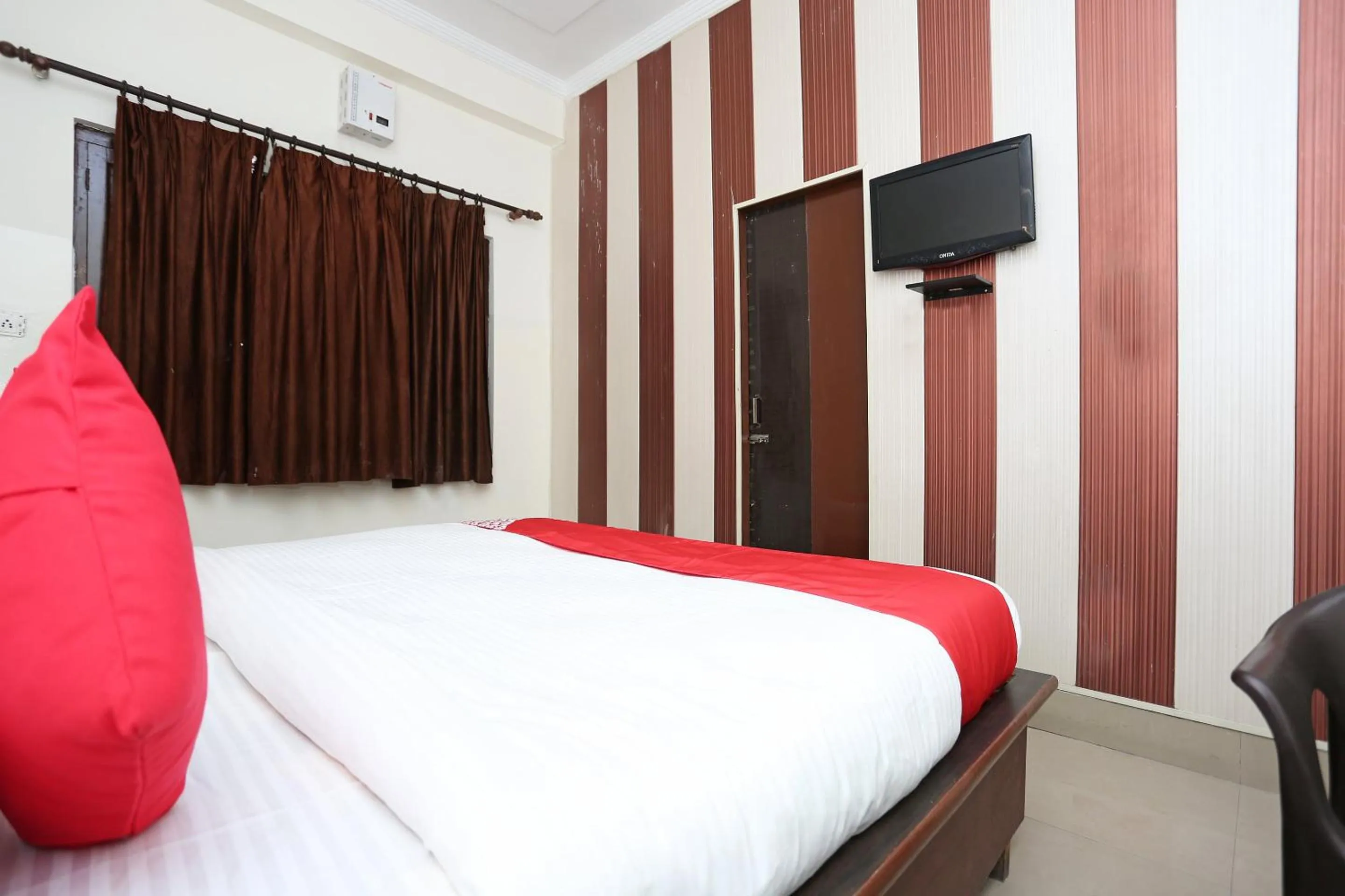 Lobby or reception, Bed in Hotel O by OYO Shiva Palace