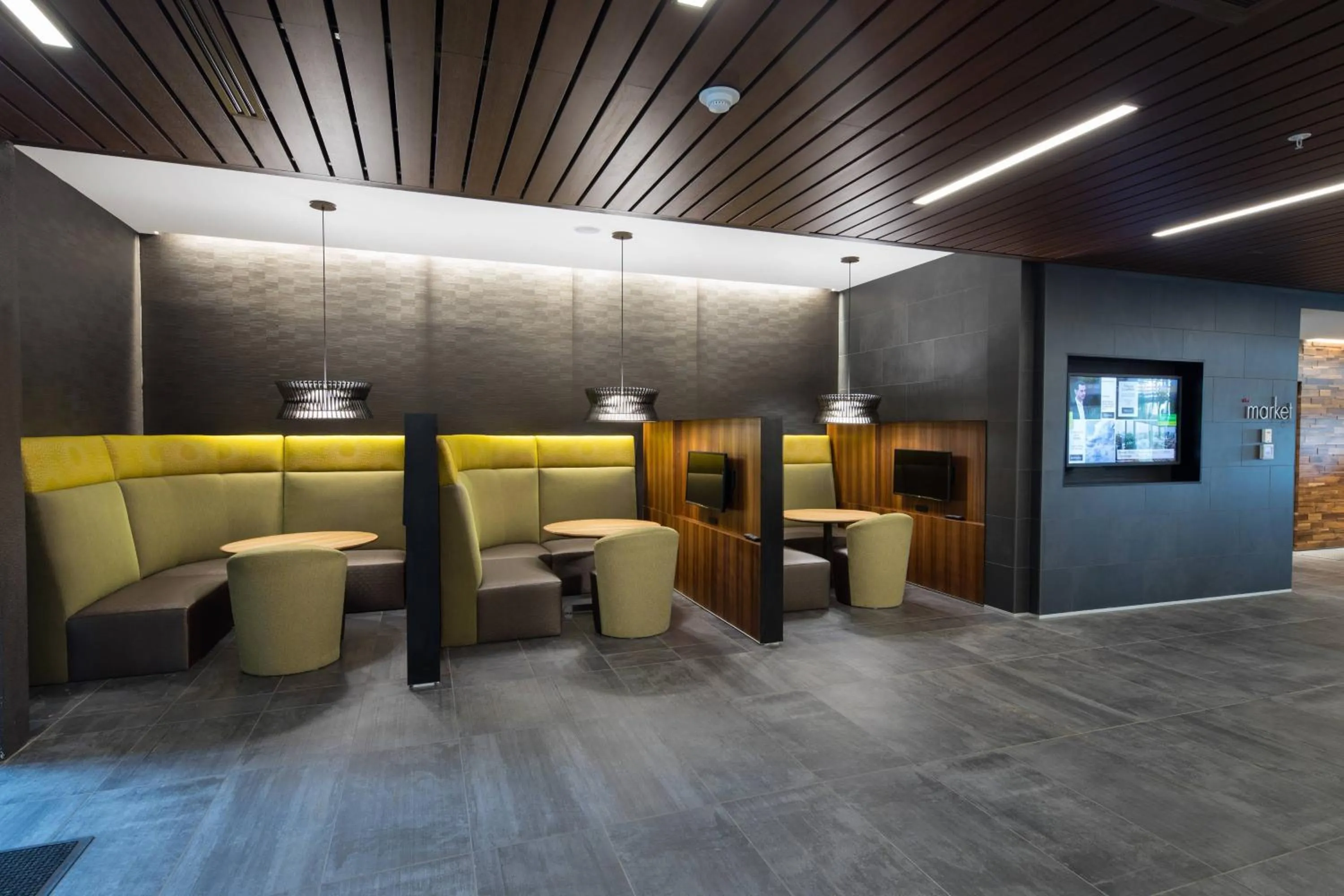 Restaurant/places to eat in Courtyard by Marriott Russellville