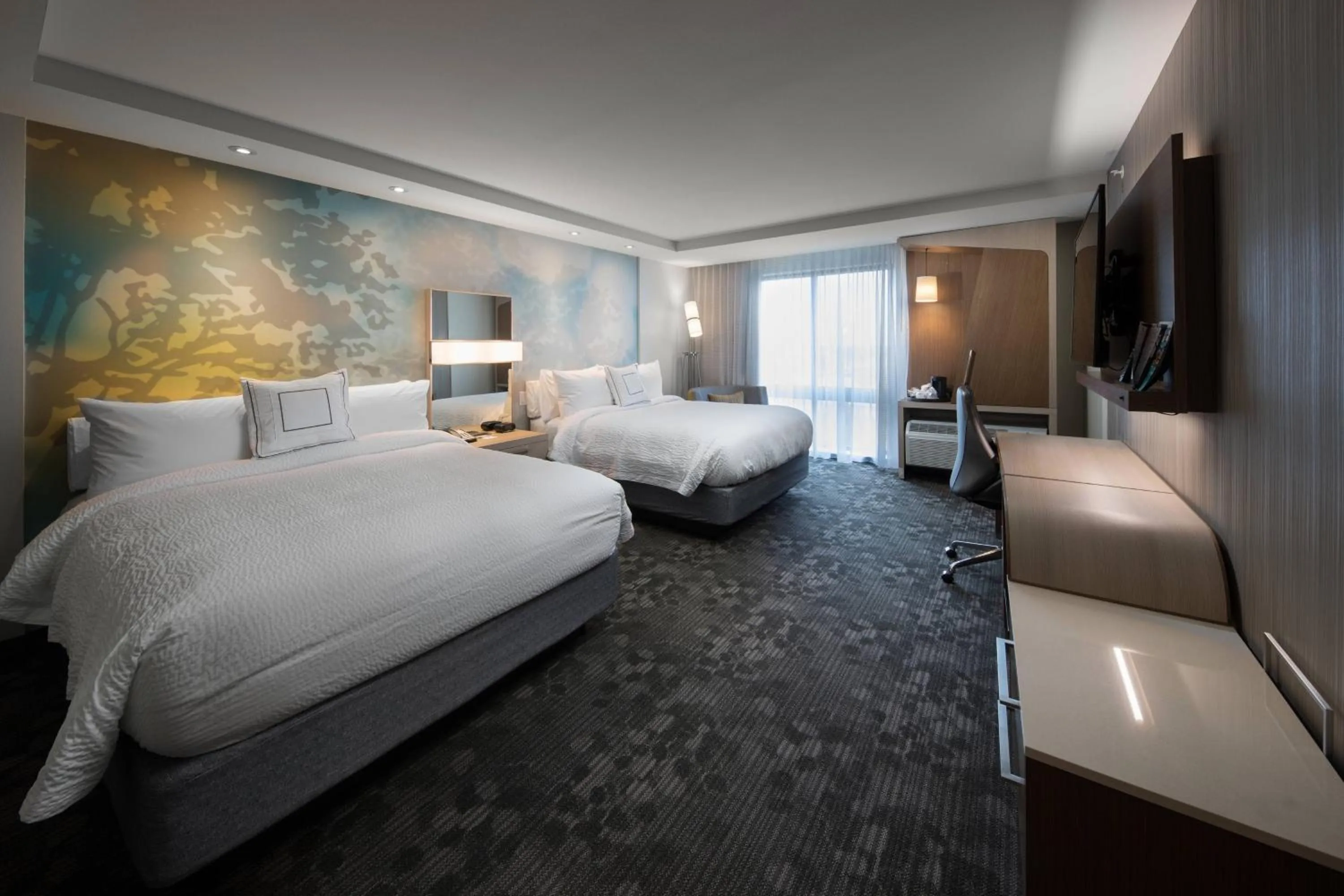 Photo of the whole room, Bed in Courtyard by Marriott Russellville