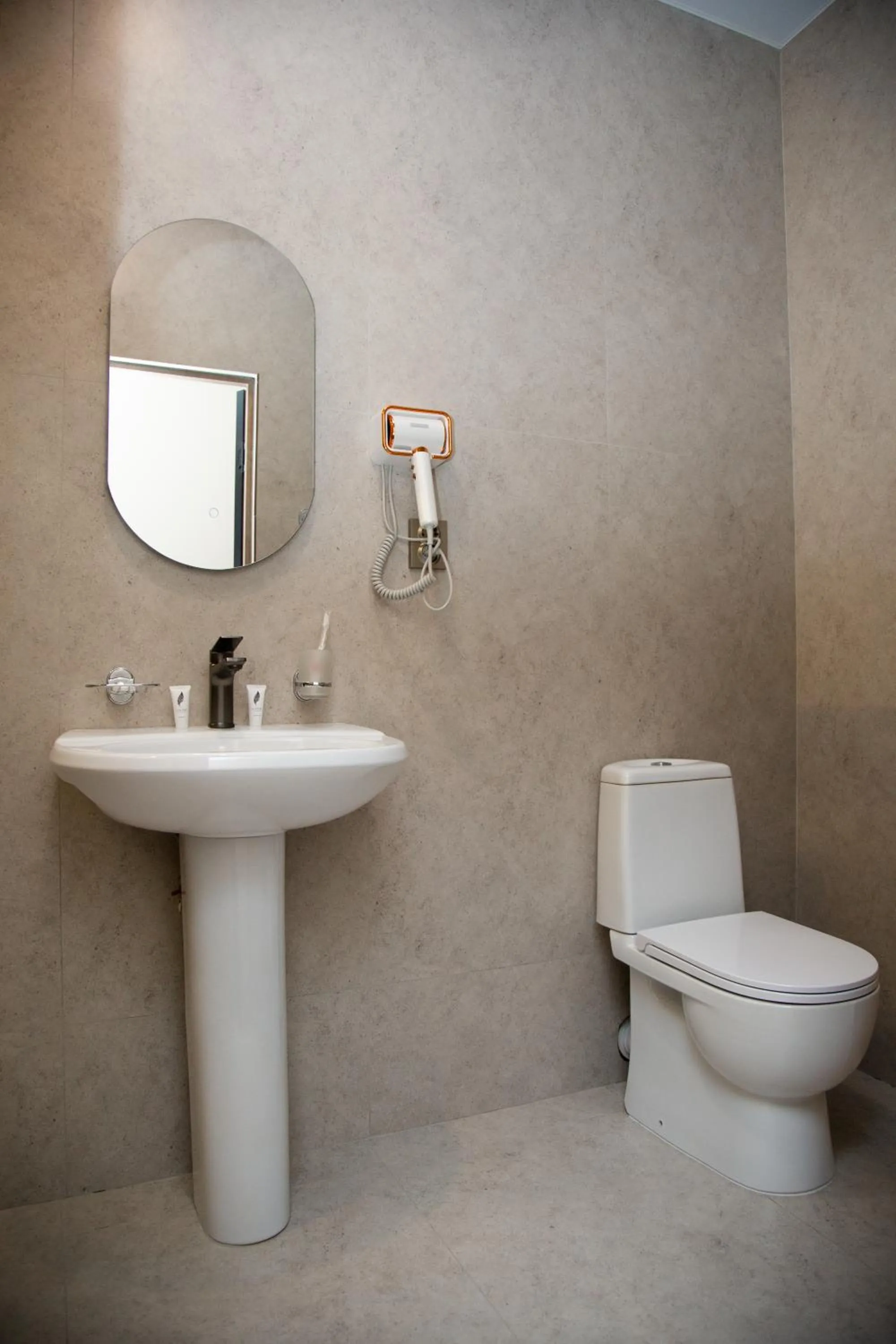 Toilet in Baitau Hotel Aktobe