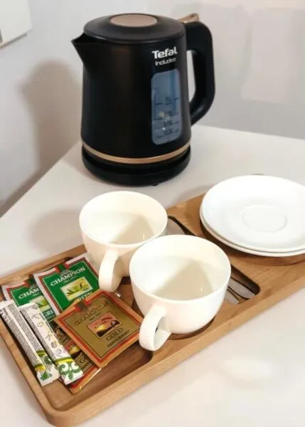 Coffee/tea facilities in Baitau Hotel Aktobe