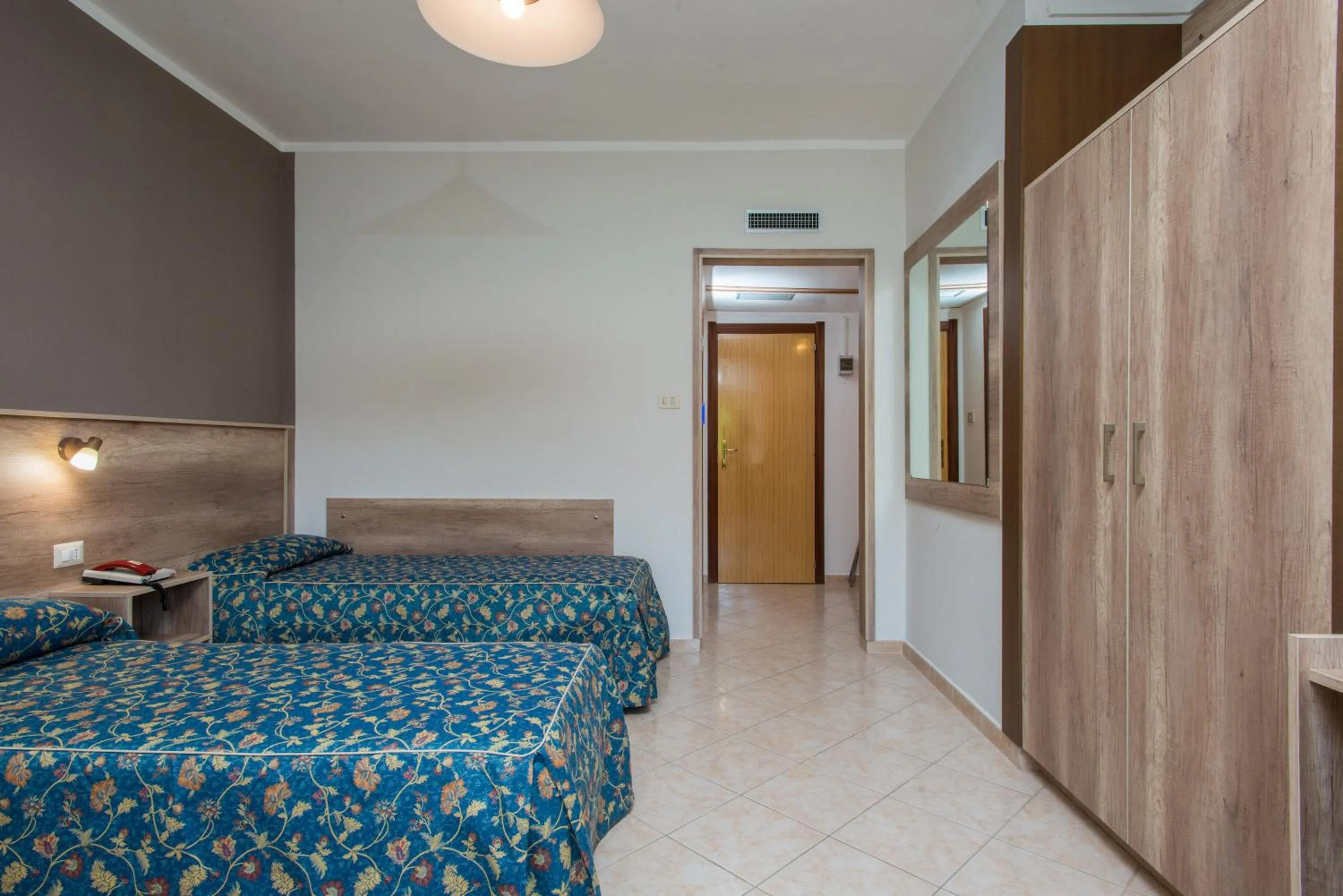 Bedroom, Bed in Hotel Tasso