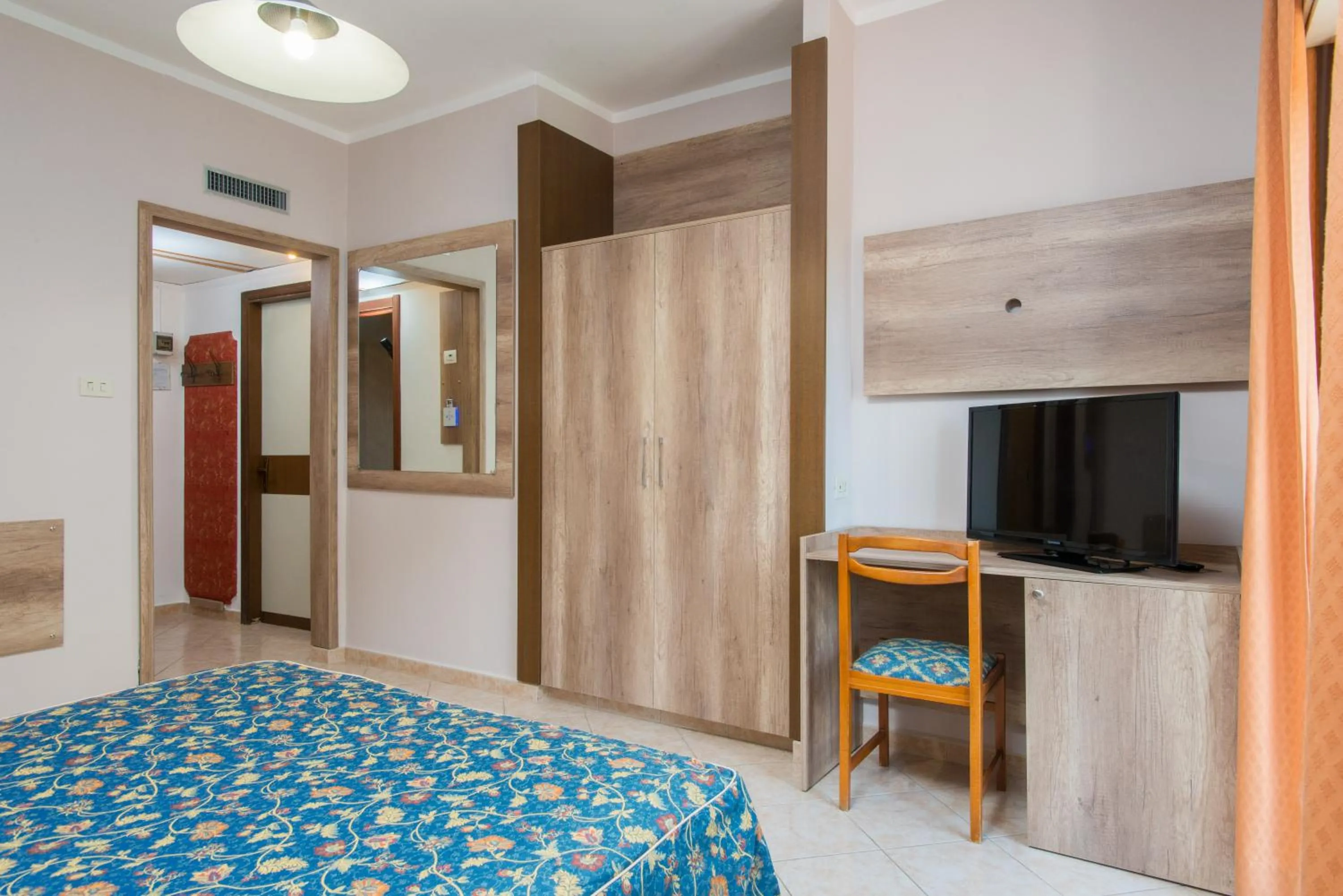 Bedroom, Bed in Hotel Tasso