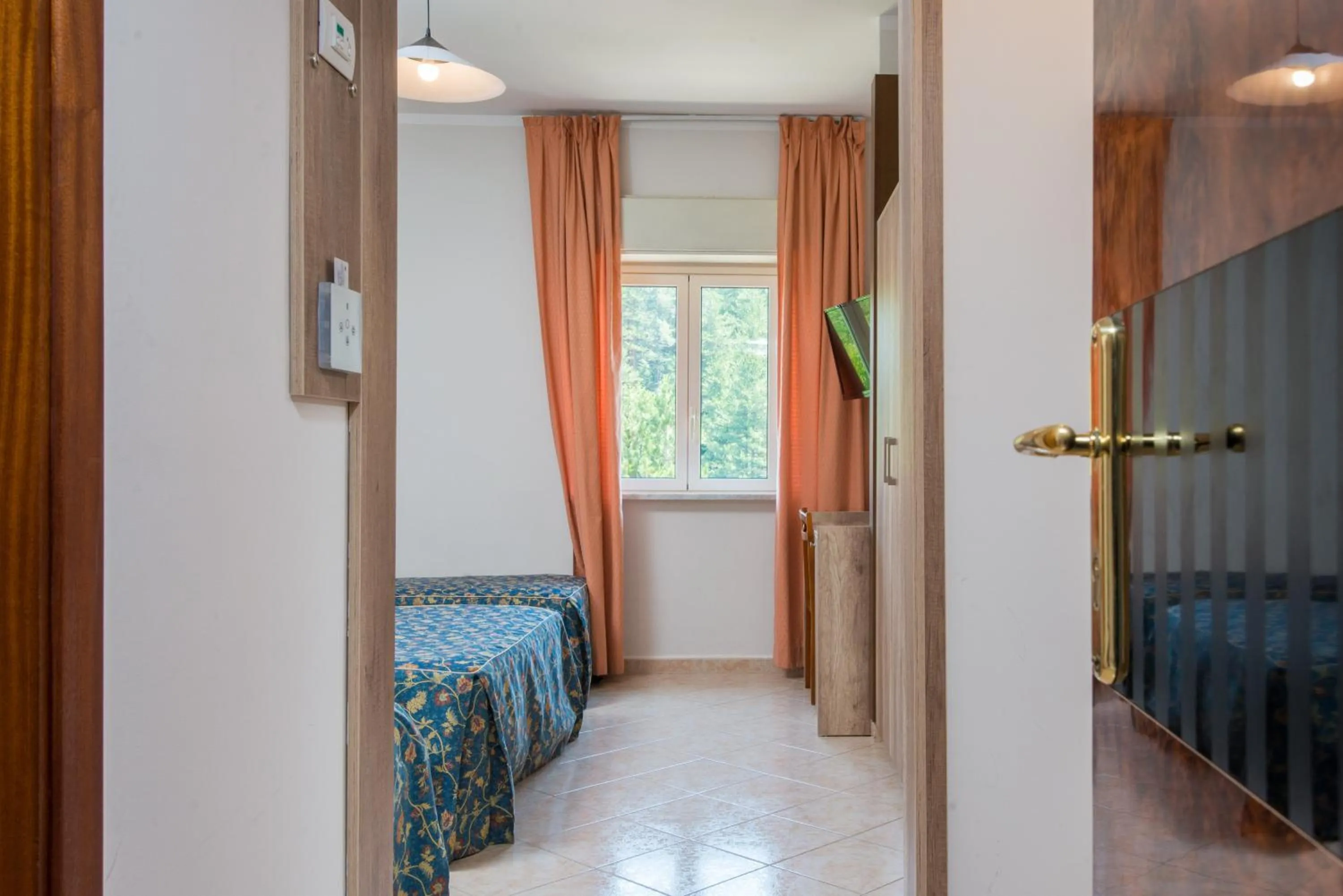 Bedroom, Bed in Hotel Tasso