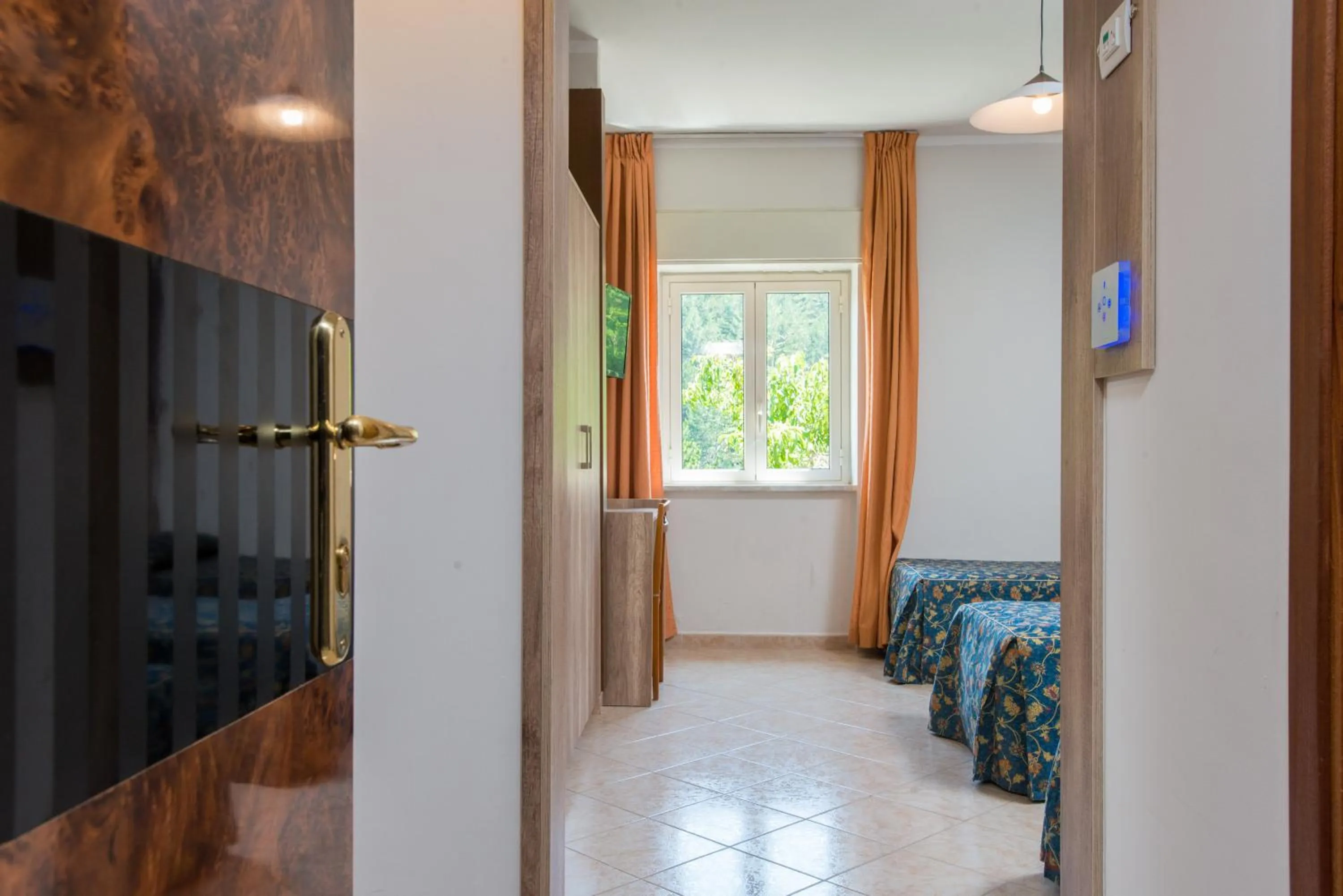 Bedroom, Bed in Hotel Tasso