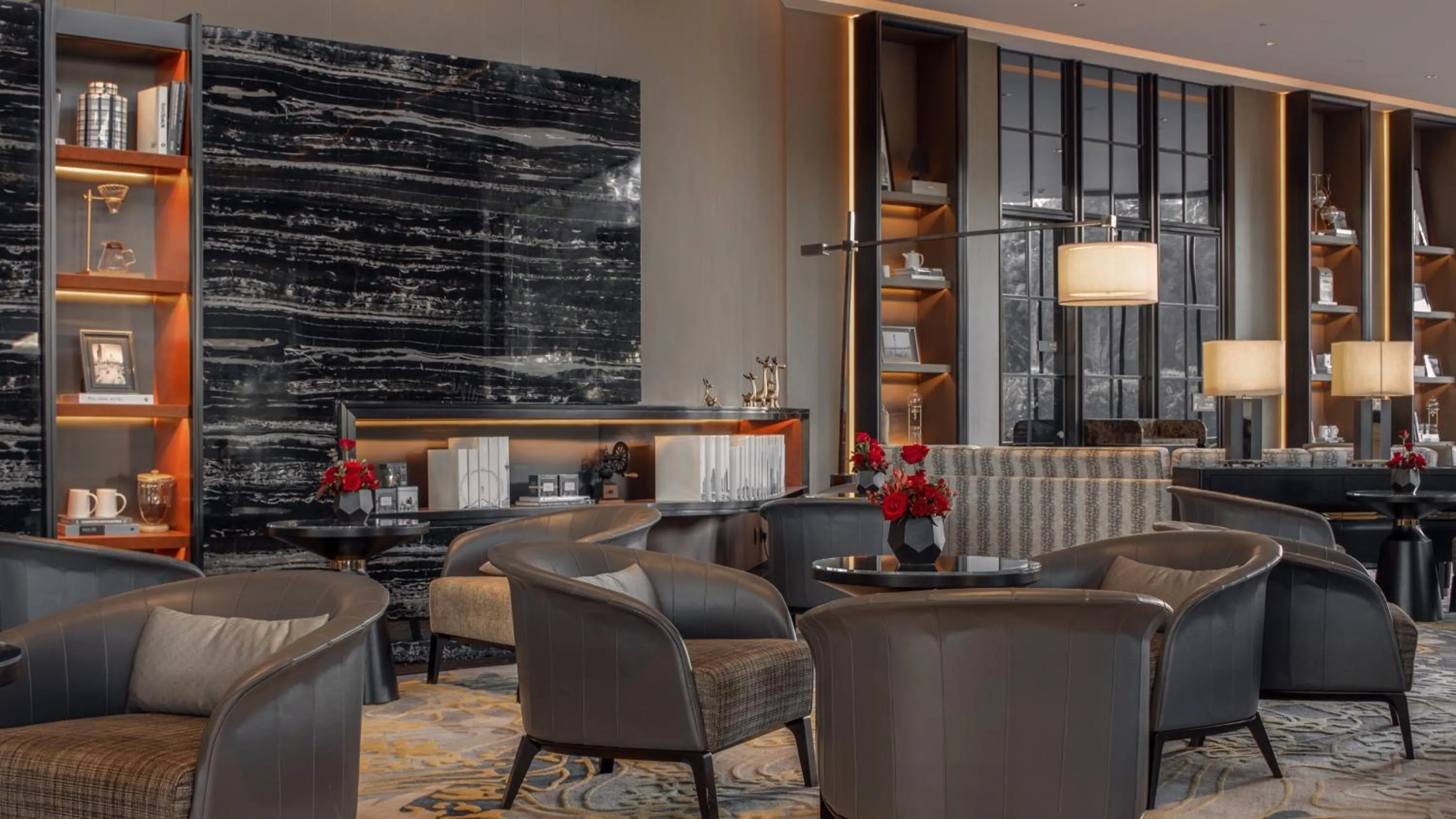 Lounge or bar in InterContinental Tianjin Yujiapu Hotel & Residences by IHG