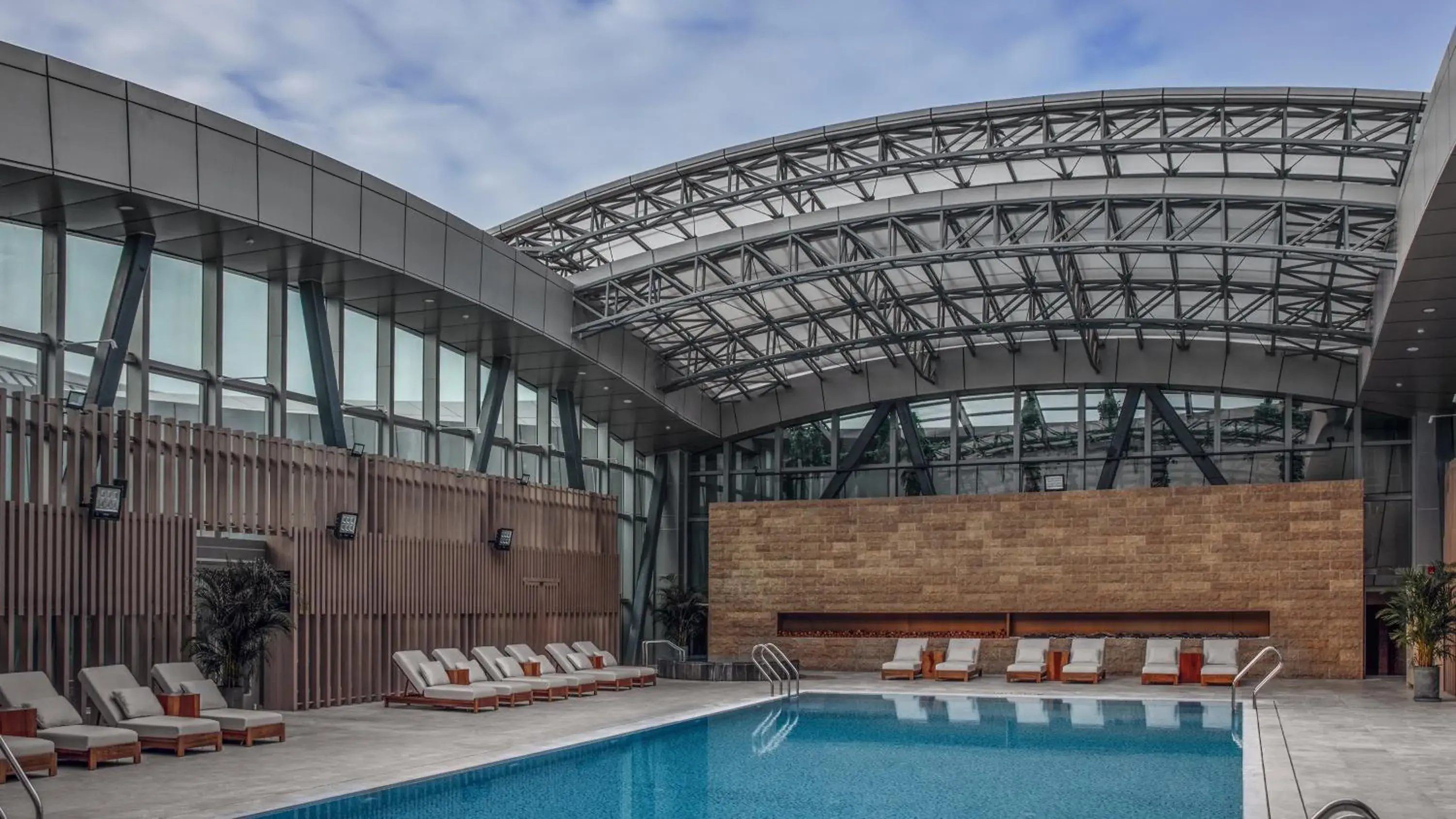 Swimming pool in InterContinental Tianjin Yujiapu Hotel & Residences by IHG Swimming pool in InterContinental Tianjin Yujiapu Hotel & Residences by IHG