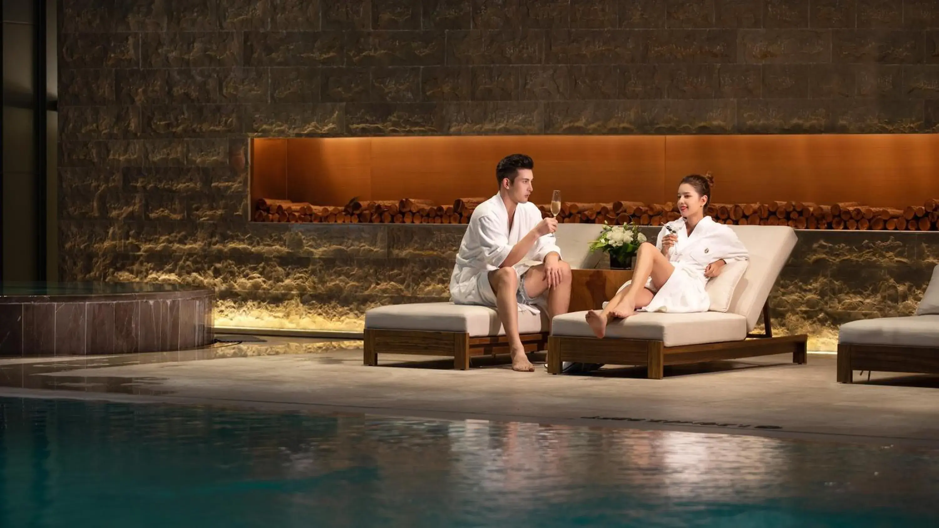 Swimming pool in InterContinental Tianjin Yujiapu Hotel & Residences by IHG Swimming pool in InterContinental Tianjin Yujiapu Hotel & Residences by IHG