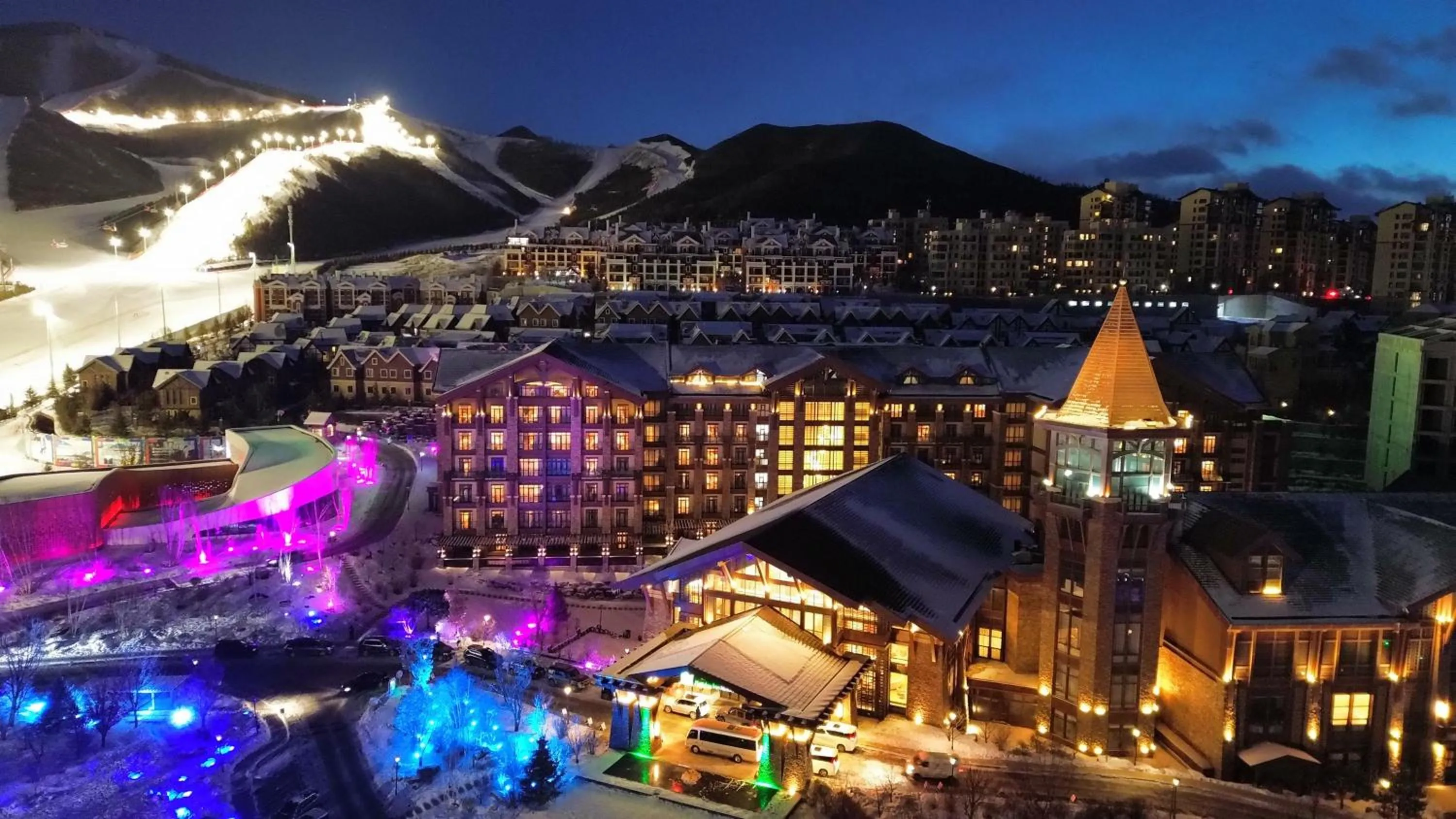 Property building in Holiday Inn Resort Zhangjiakou Chongli, an IHG Hotel