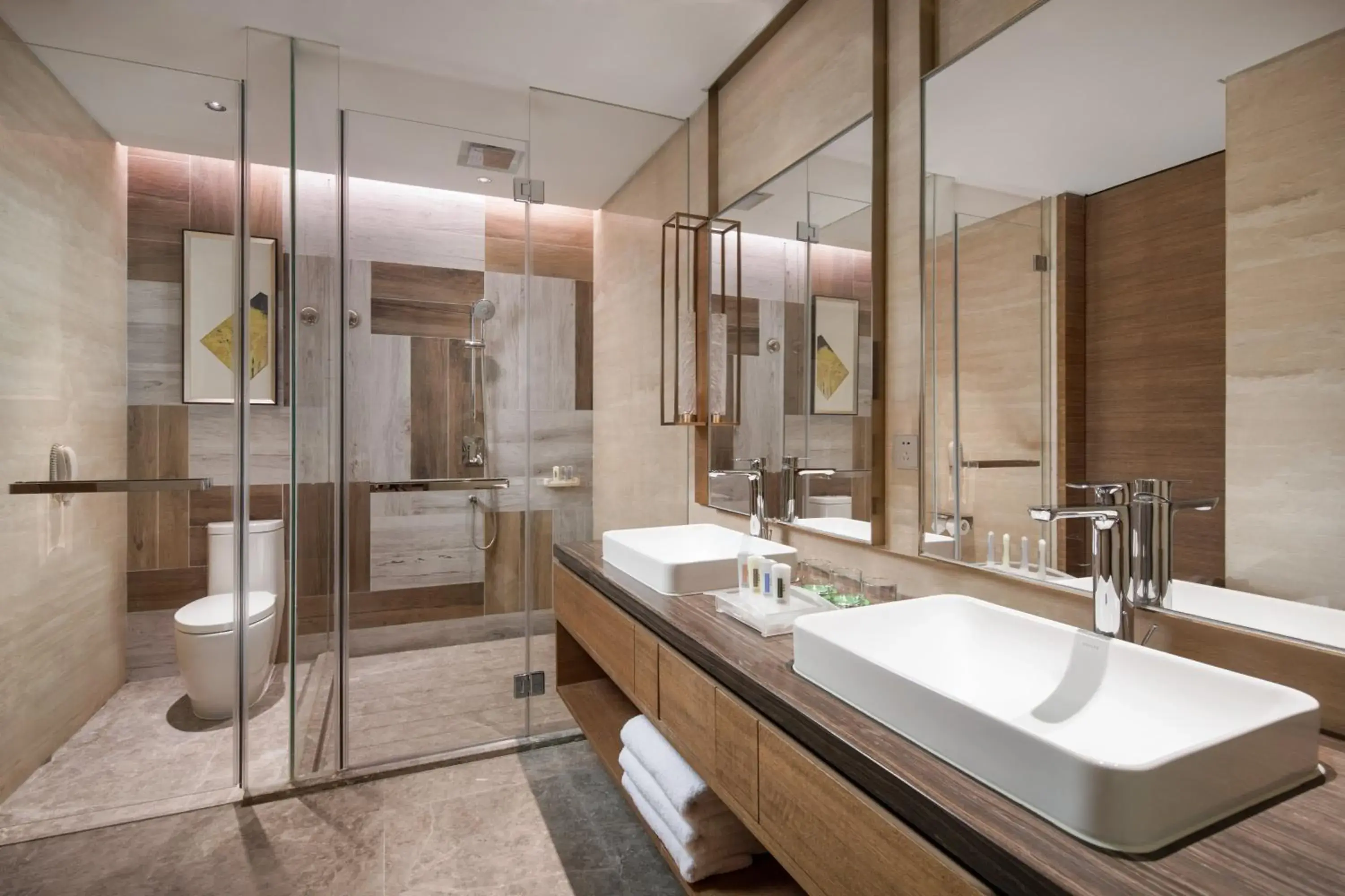 Bedroom in Holiday Inn Resort Zhangjiakou Chongli, an IHG Hotel Bedroom in Holiday Inn Resort Zhangjiakou Chongli, an IHG Hotel