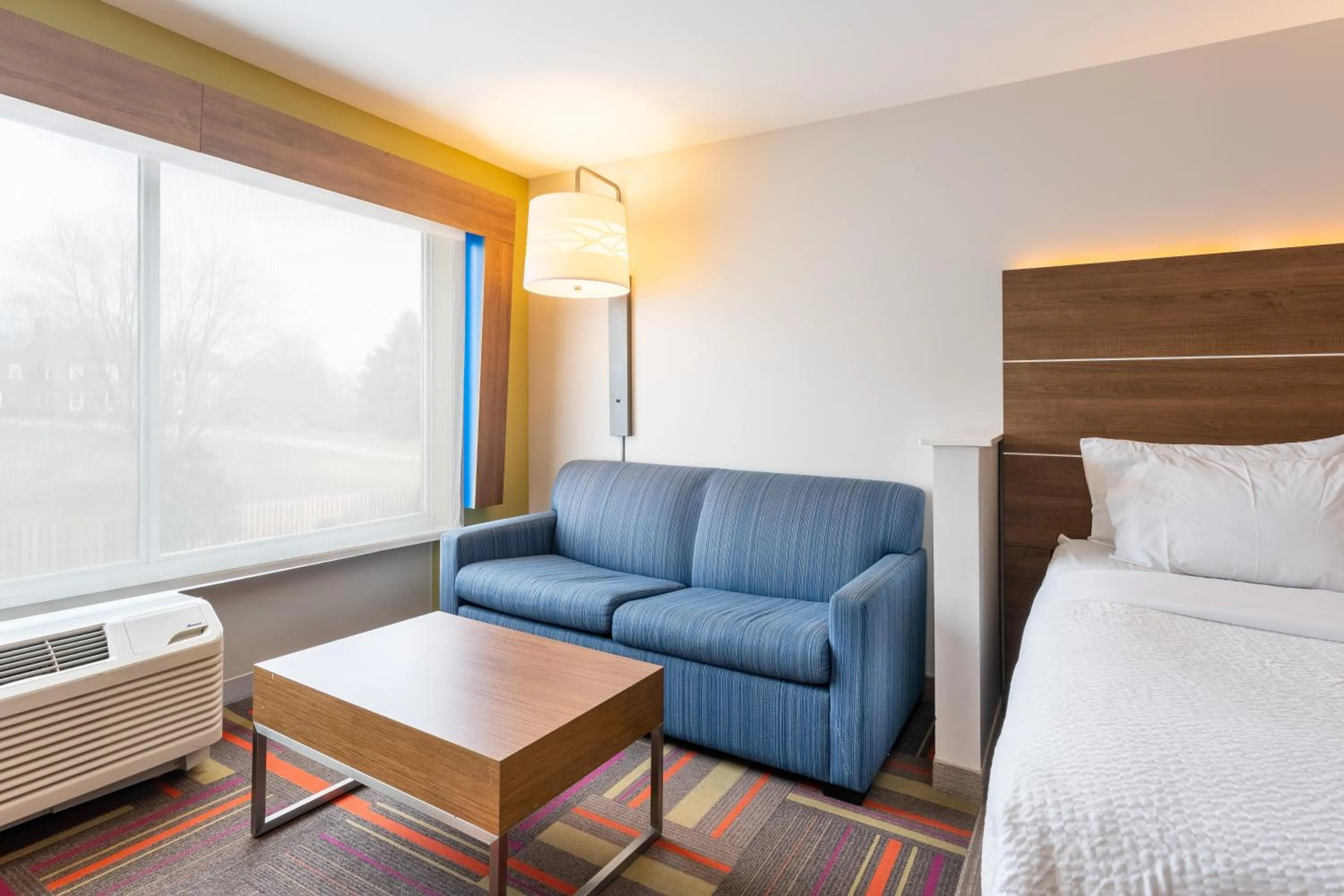 Bed in Holiday Inn Express & Suites Nashville North - Springfield by IHG