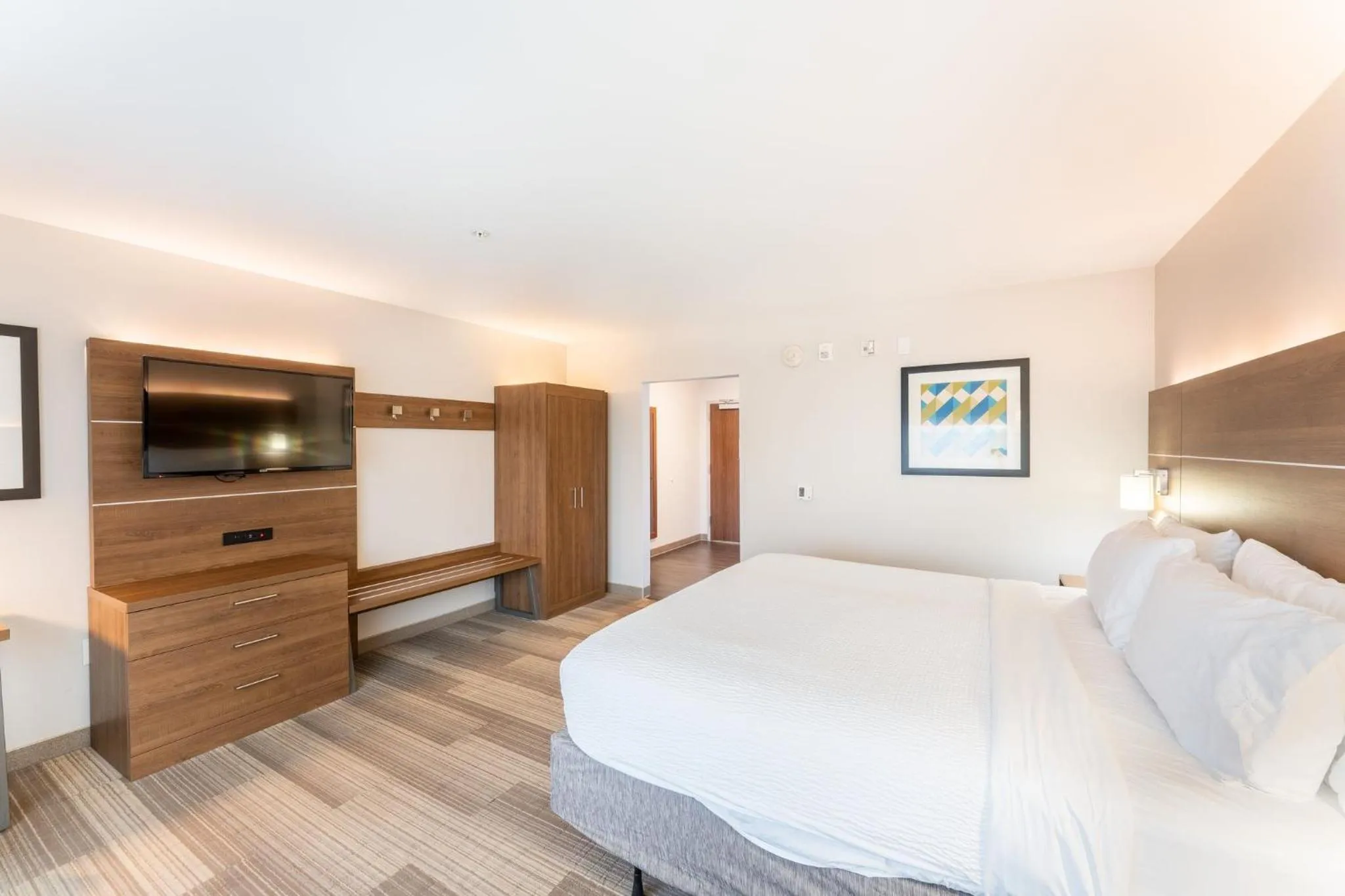 Photo of the whole room, Bed in Holiday Inn Express & Suites Nashville North - Springfield by IHG