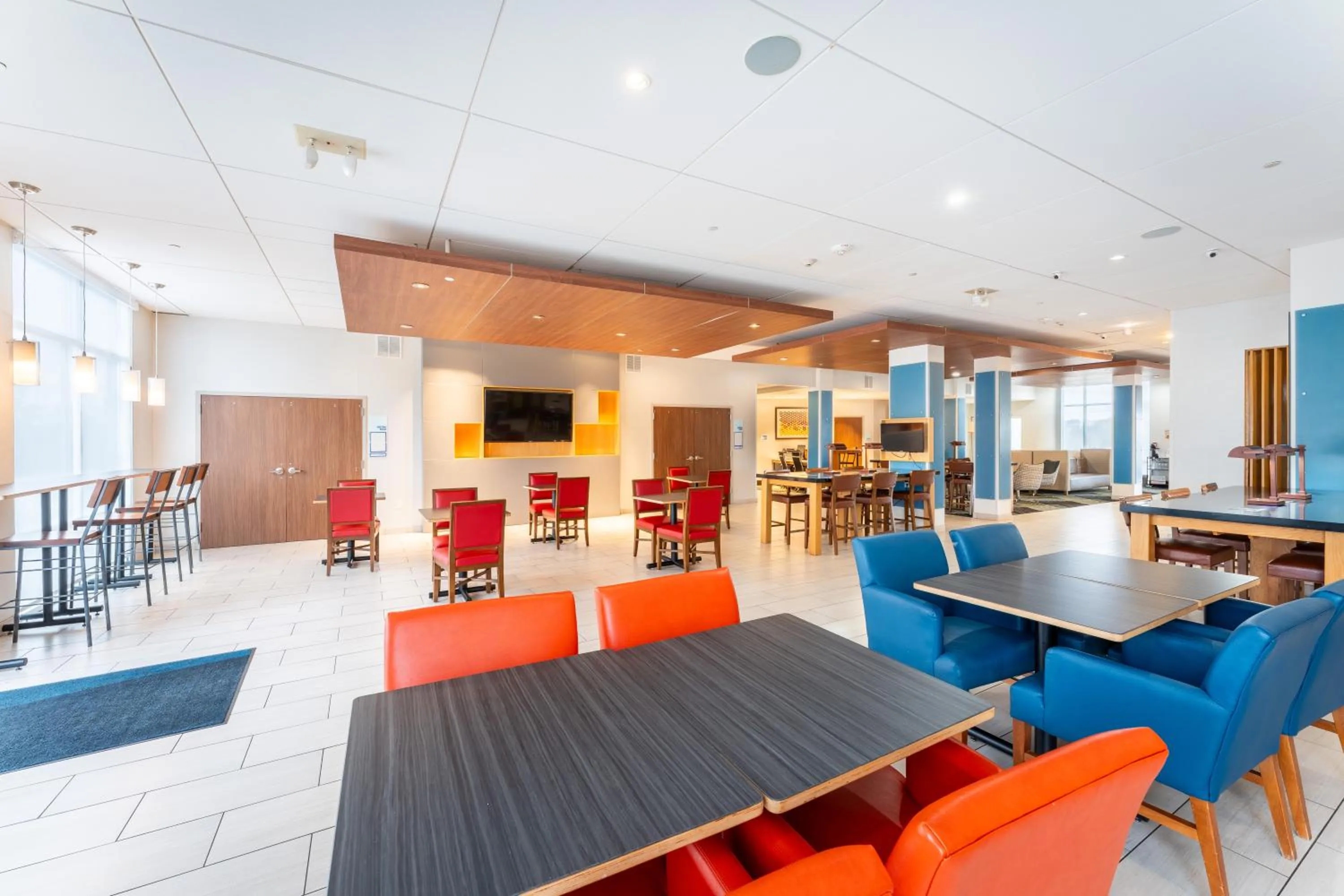 Holiday Inn Express & Suites Nashville North - Springfield by IHG