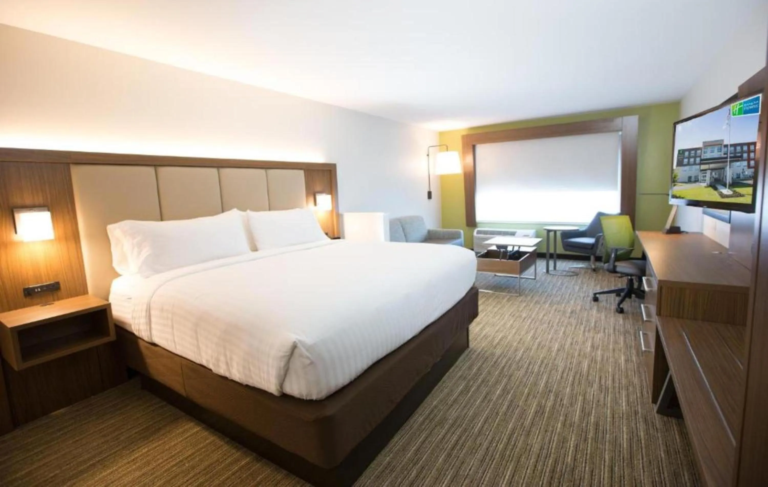 Photo of the whole room, Bed in Holiday Inn Express & Suites Nashville North - Springfield by IHG