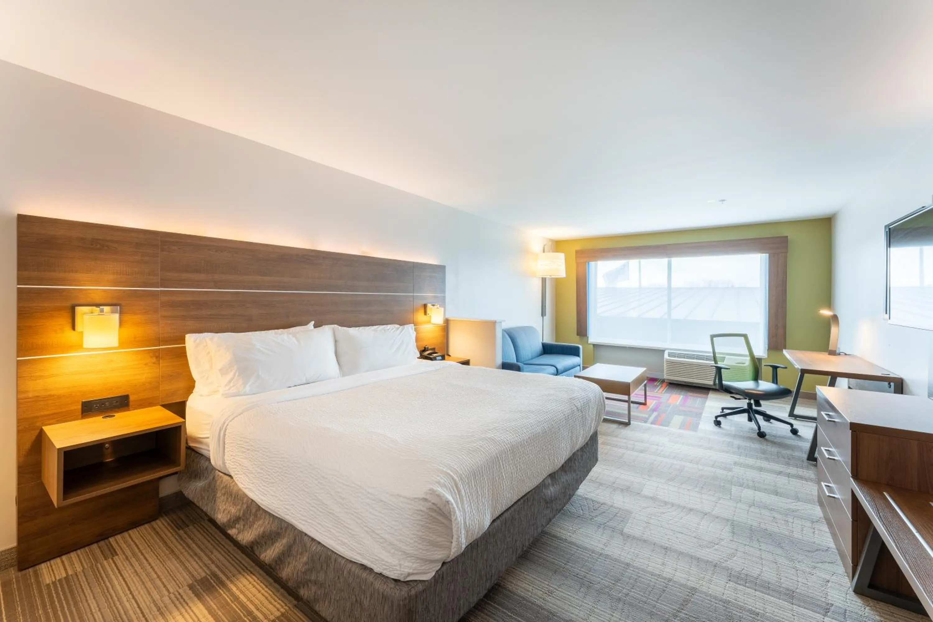 Bed in Holiday Inn Express & Suites Nashville North - Springfield by IHG