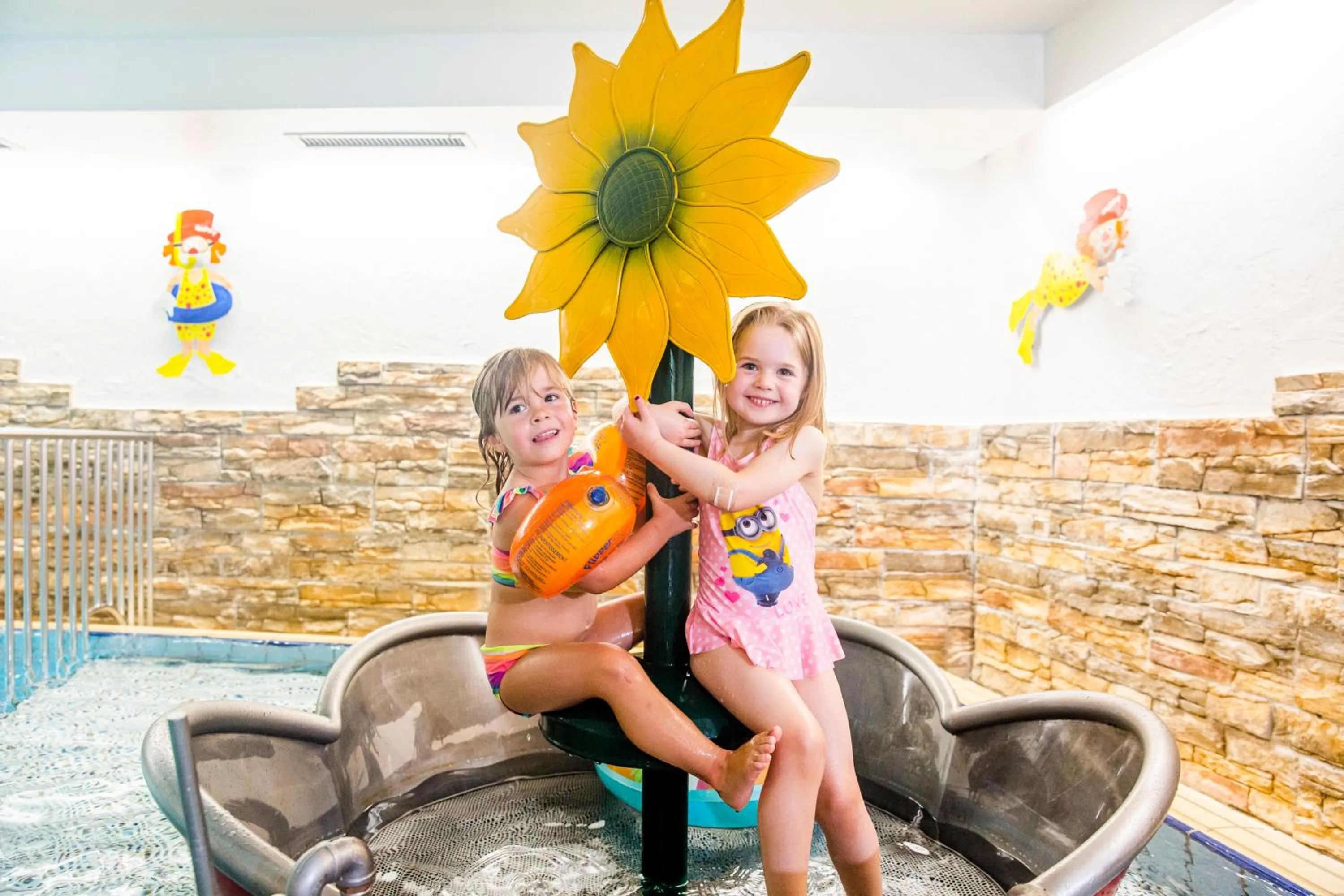 Swimming pool in Hotel Engel - Familotel Hochschwarzwald
