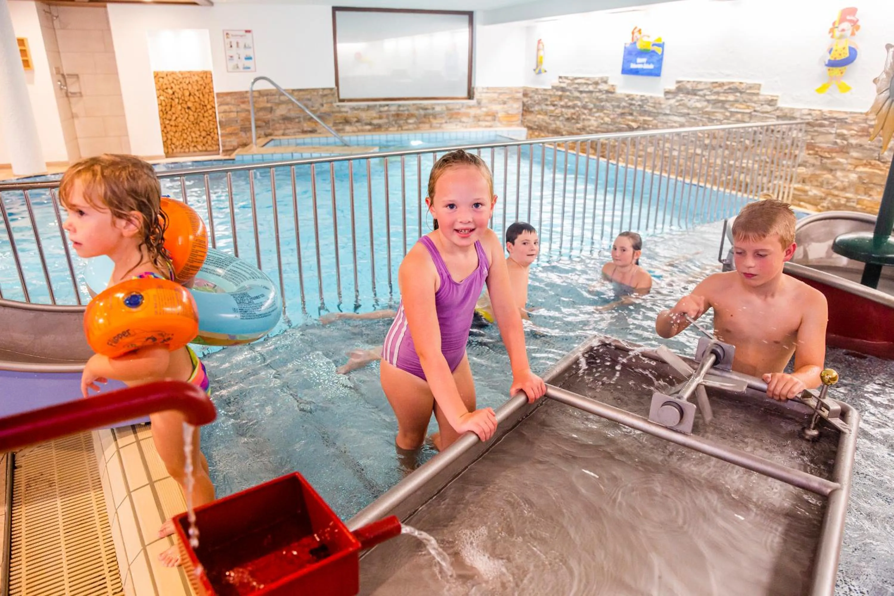 Swimming pool in Hotel Engel - Familotel Hochschwarzwald