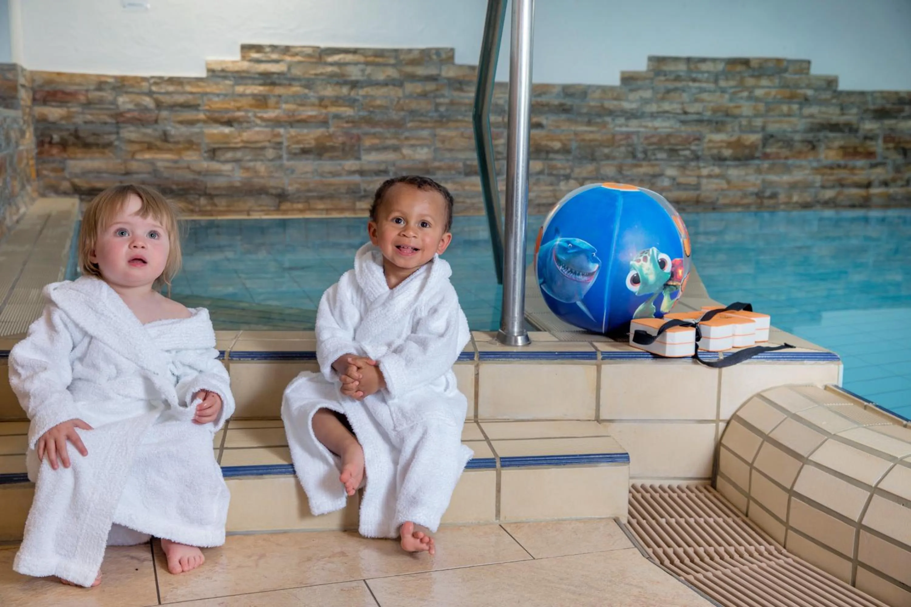 Swimming pool in Hotel Engel - Familotel Hochschwarzwald